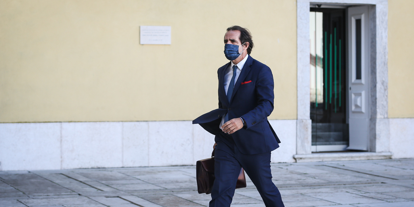 Albuquerque insiste na manutenção dos ‘vistos gold’ mas critica burocracia do processo