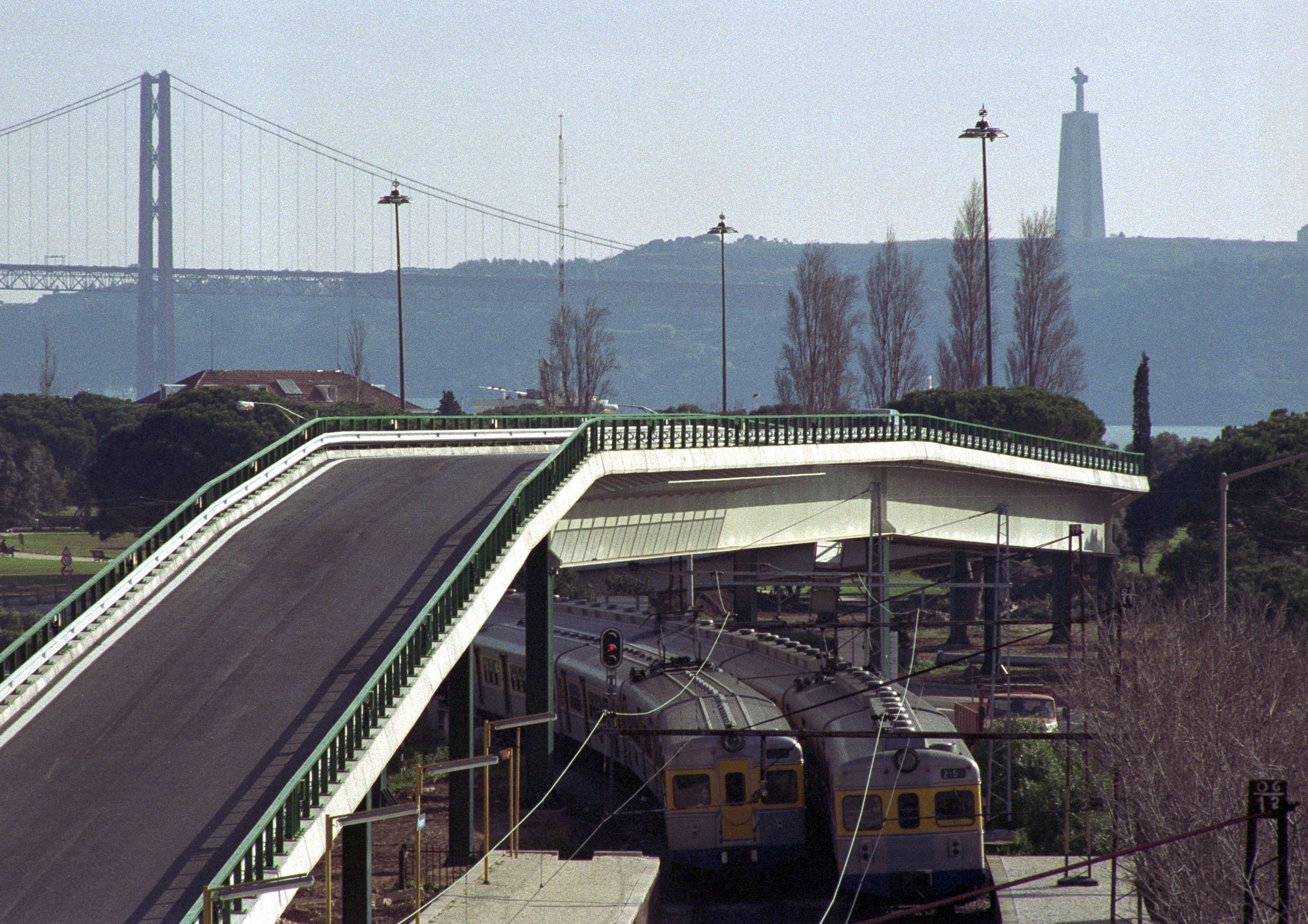 Circulação no viaduto de Pedrouços em Lisboa encerrada até ao fim do mês