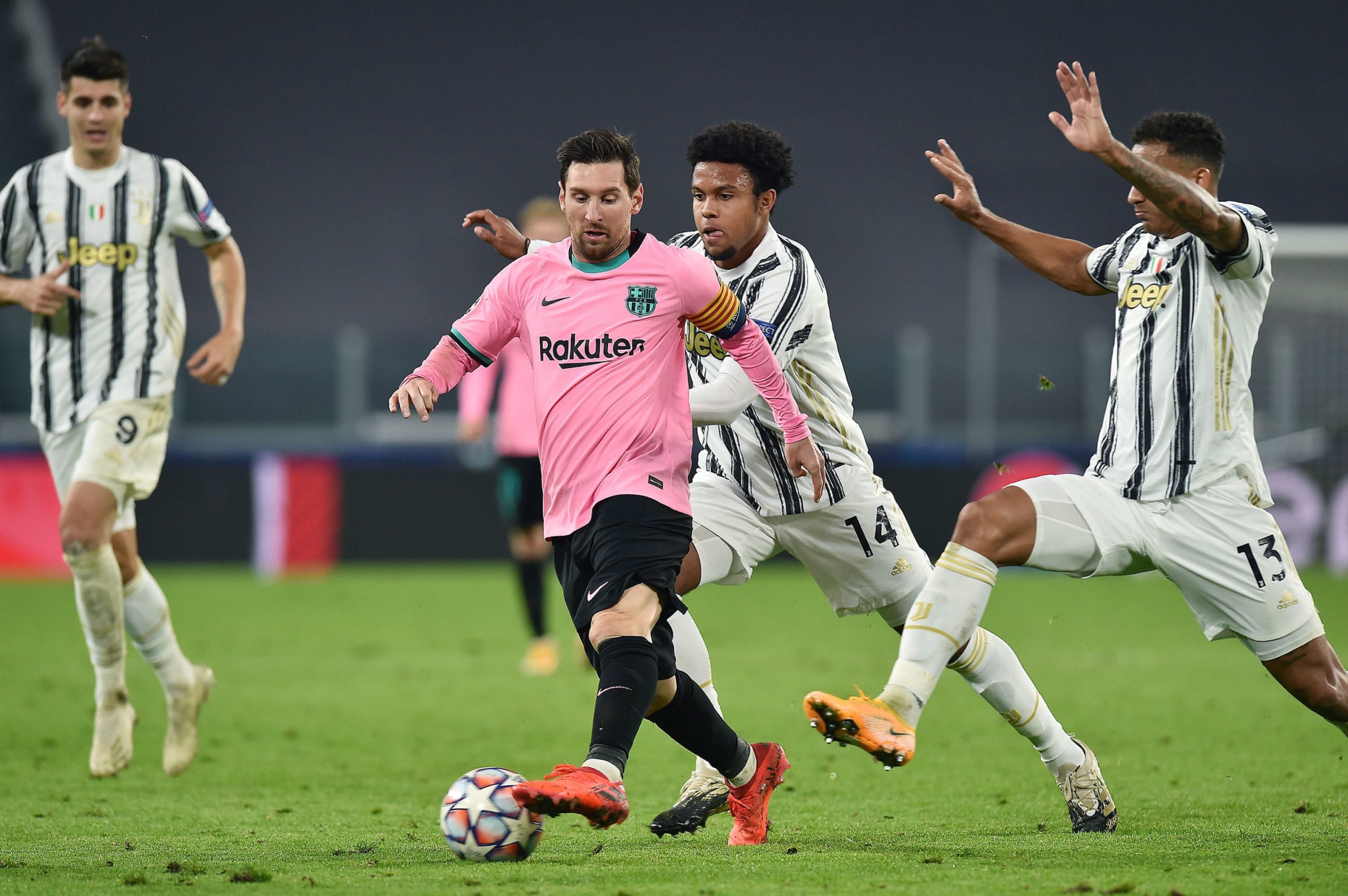 FC Barcelona com Messi domina Juventus sem Ronaldo