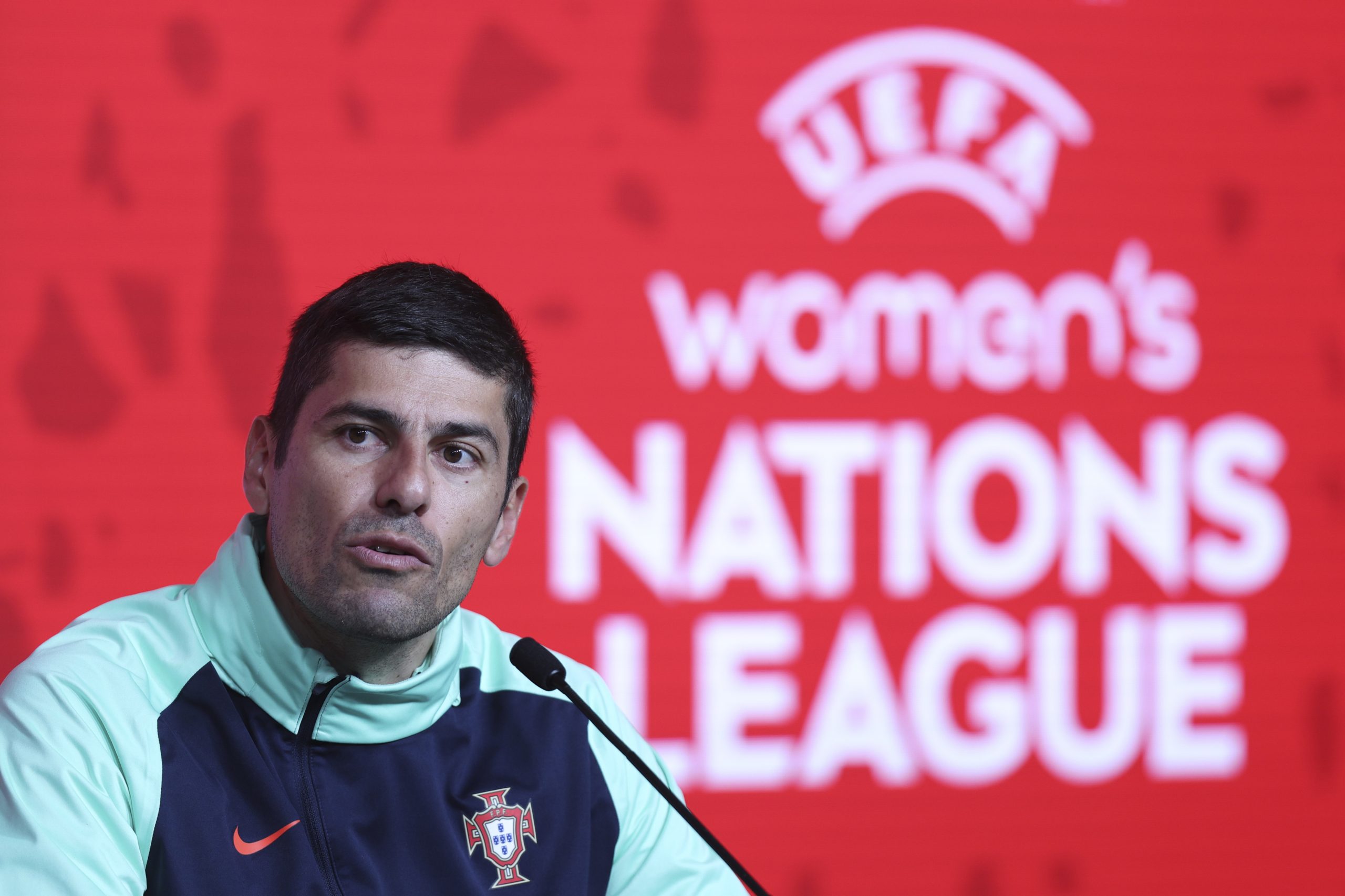 Futebol feminino. Francisco Neto quer Portugal audaz, apesar de erros naturais no crescimento