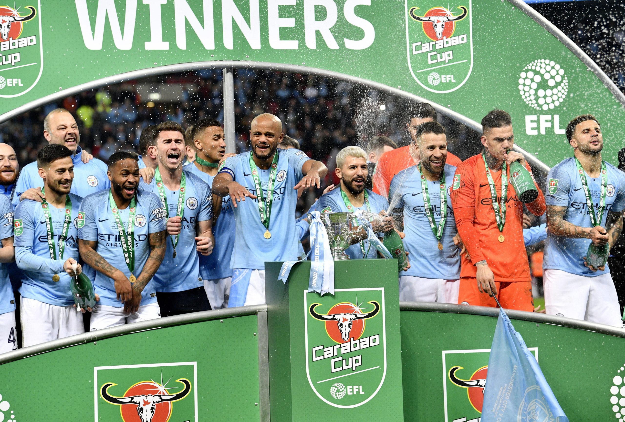Manchester City vence Chelsea nos penáltis e revalida Taça da Liga inglesa
