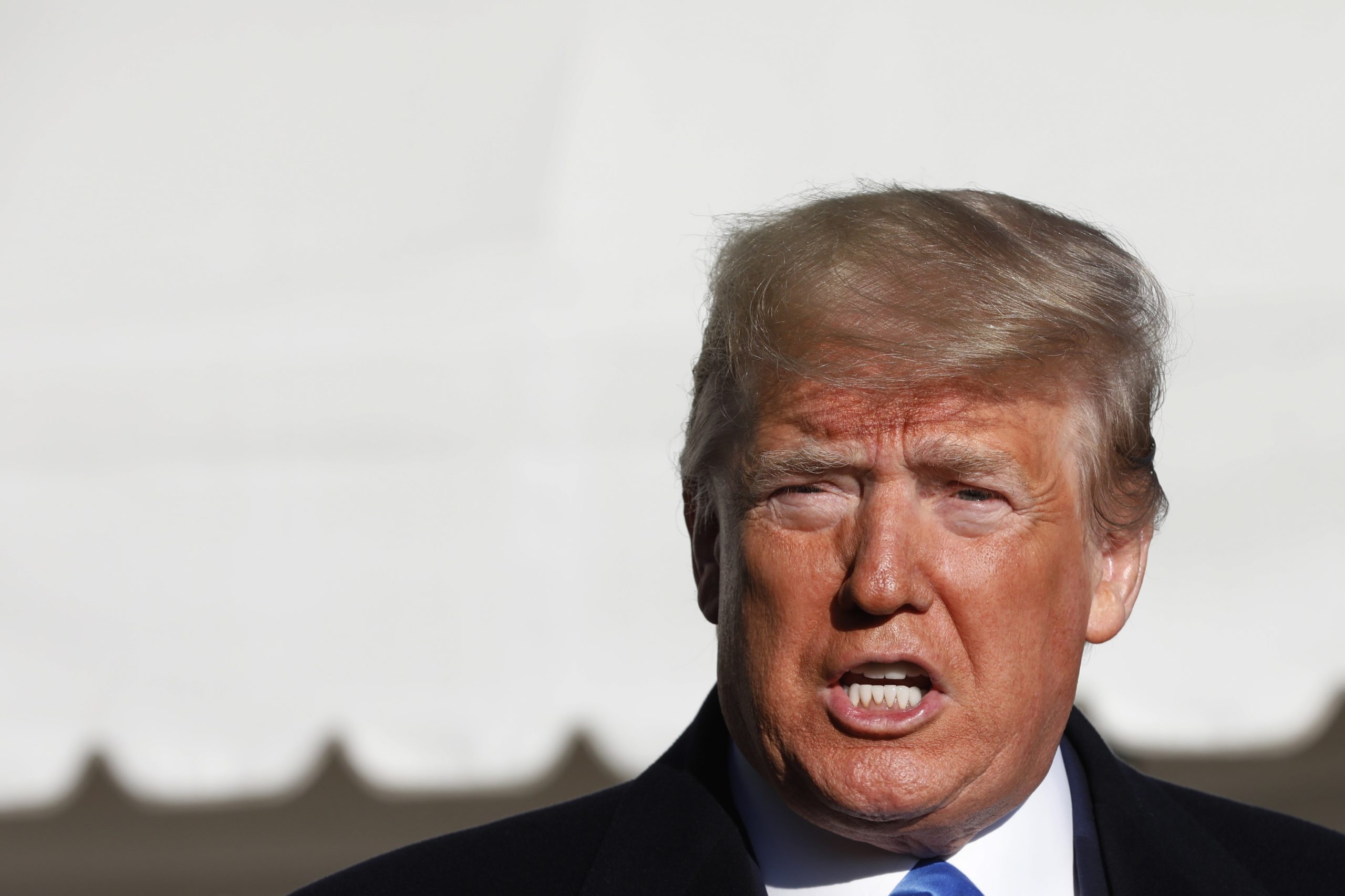 ‘Impeachment’: Comité da Câmara de Representantes aprova acusações contra Trump