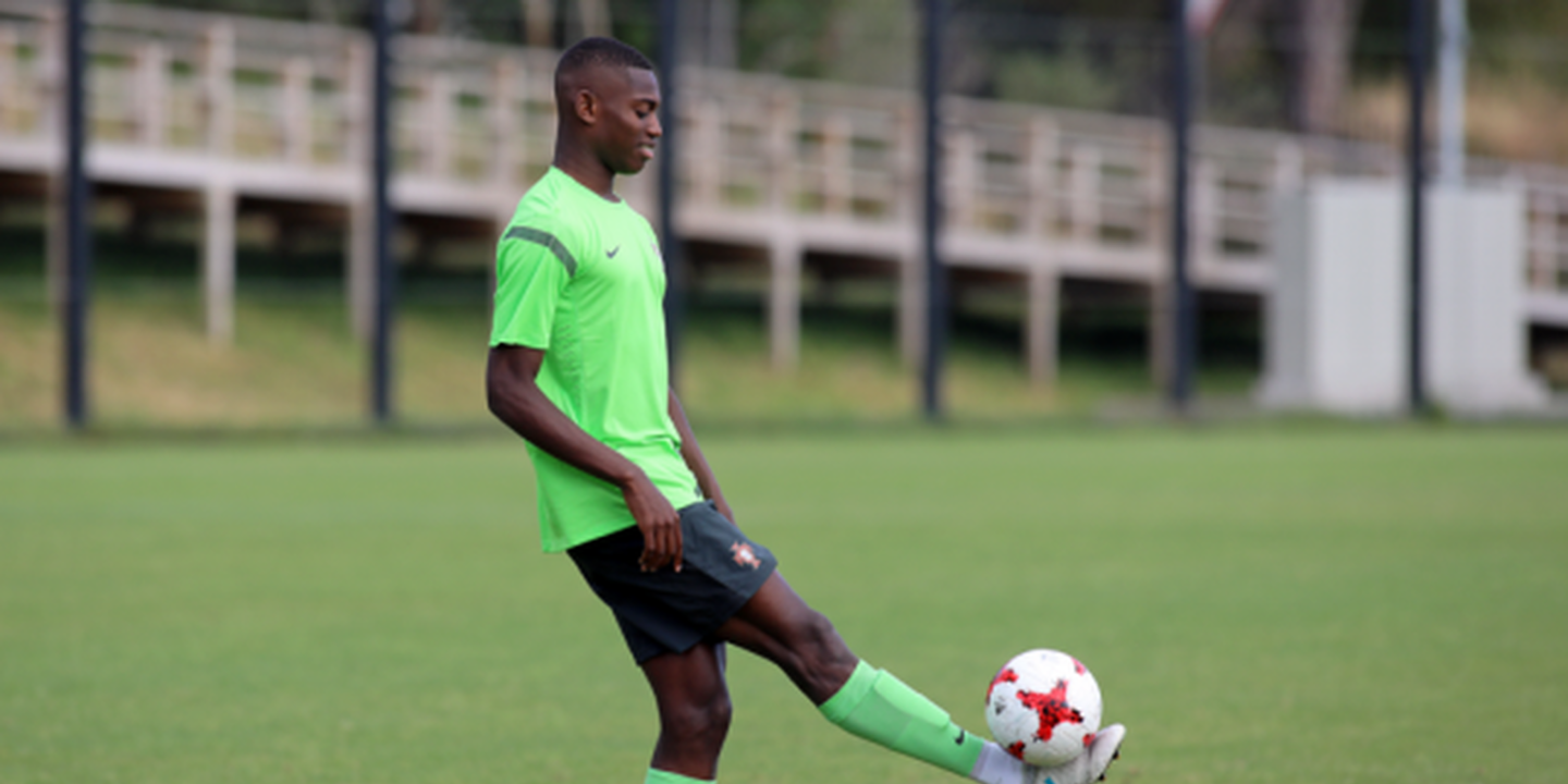 Rafael Leão garante que está no Lille para aprender e evoluir