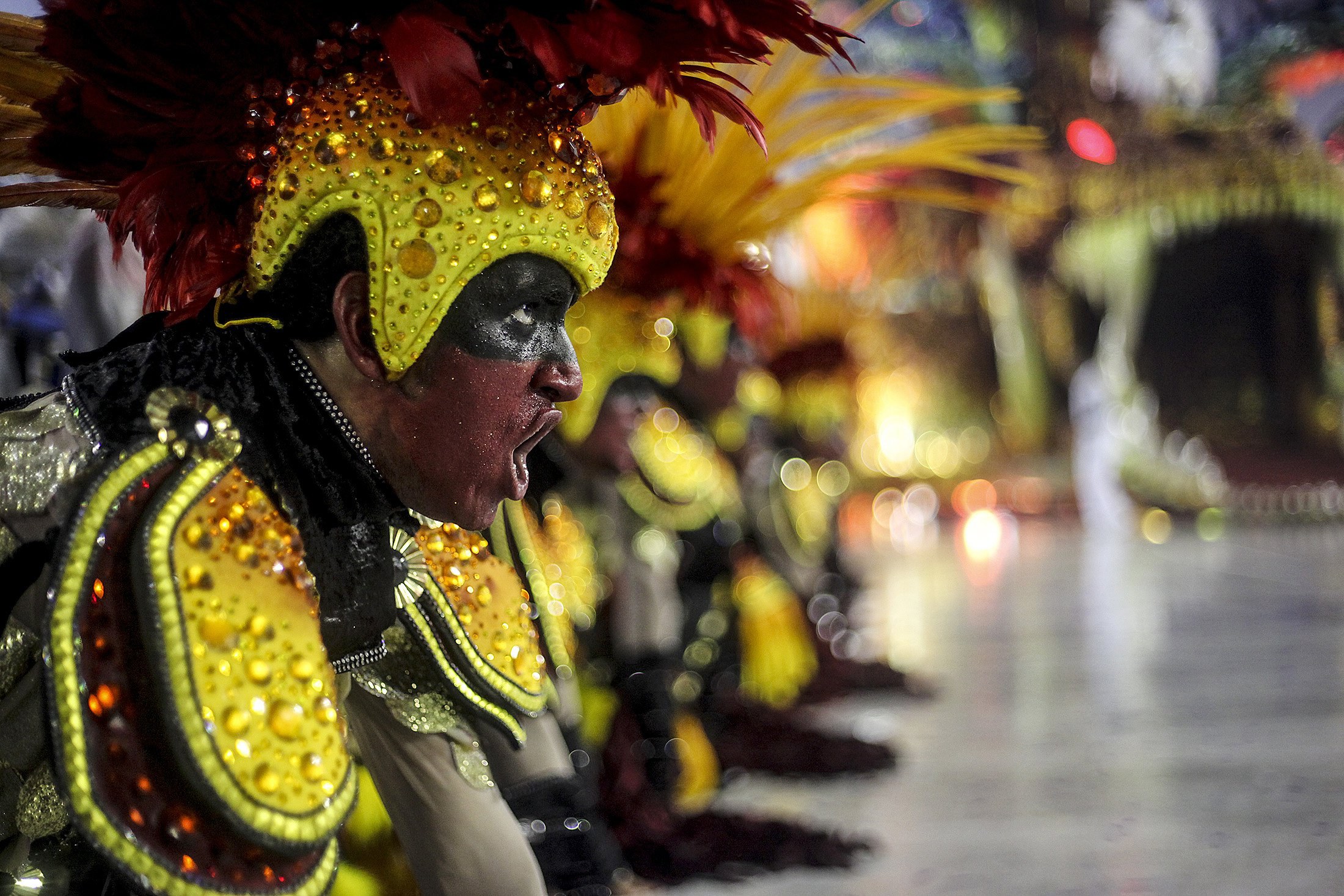 Carnaval de Luanda faz-se, nem que a festa seja paga às prestações