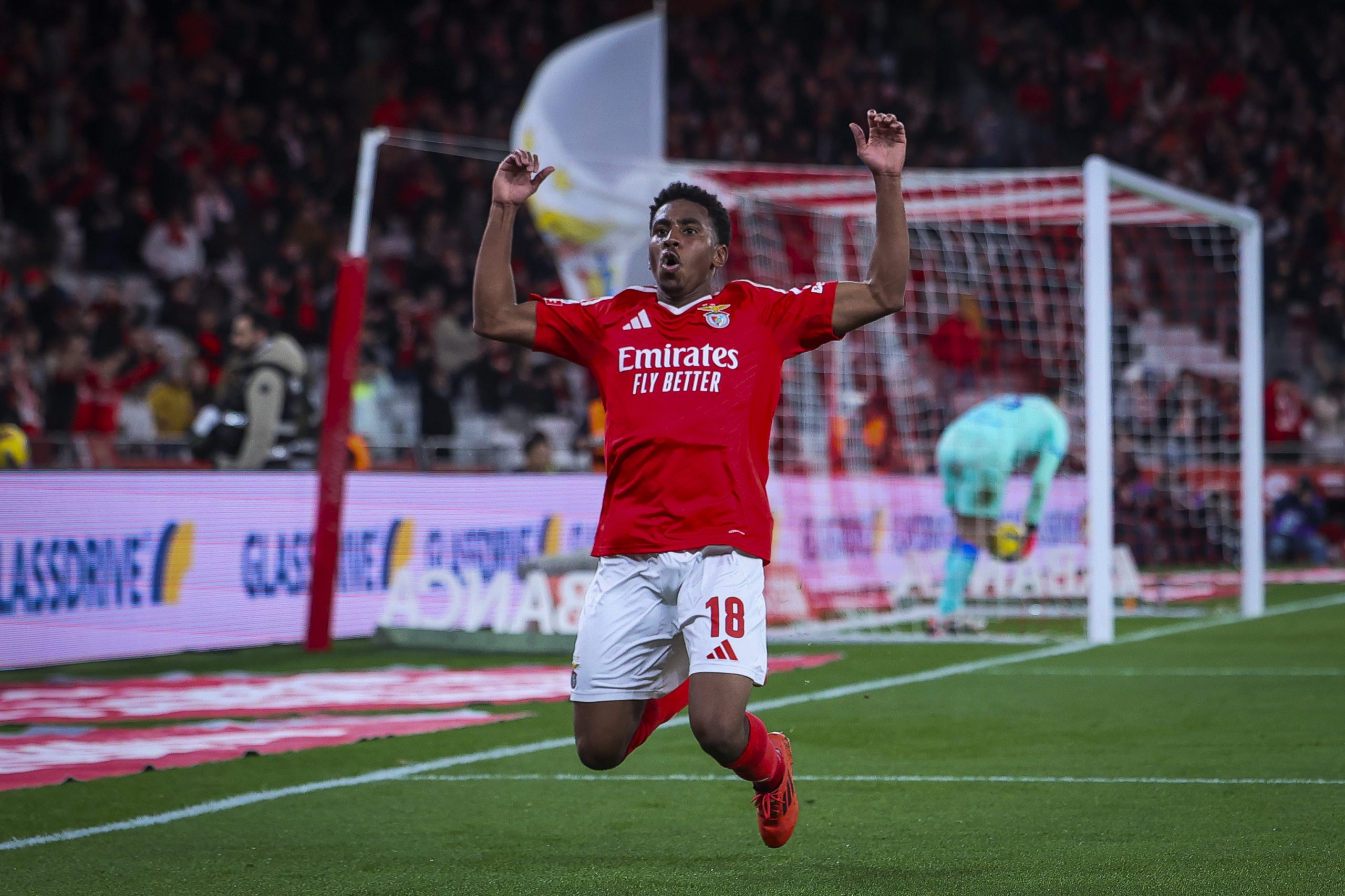 Benfica vence o Nápoles por 2-0 na Liga dos Campeões