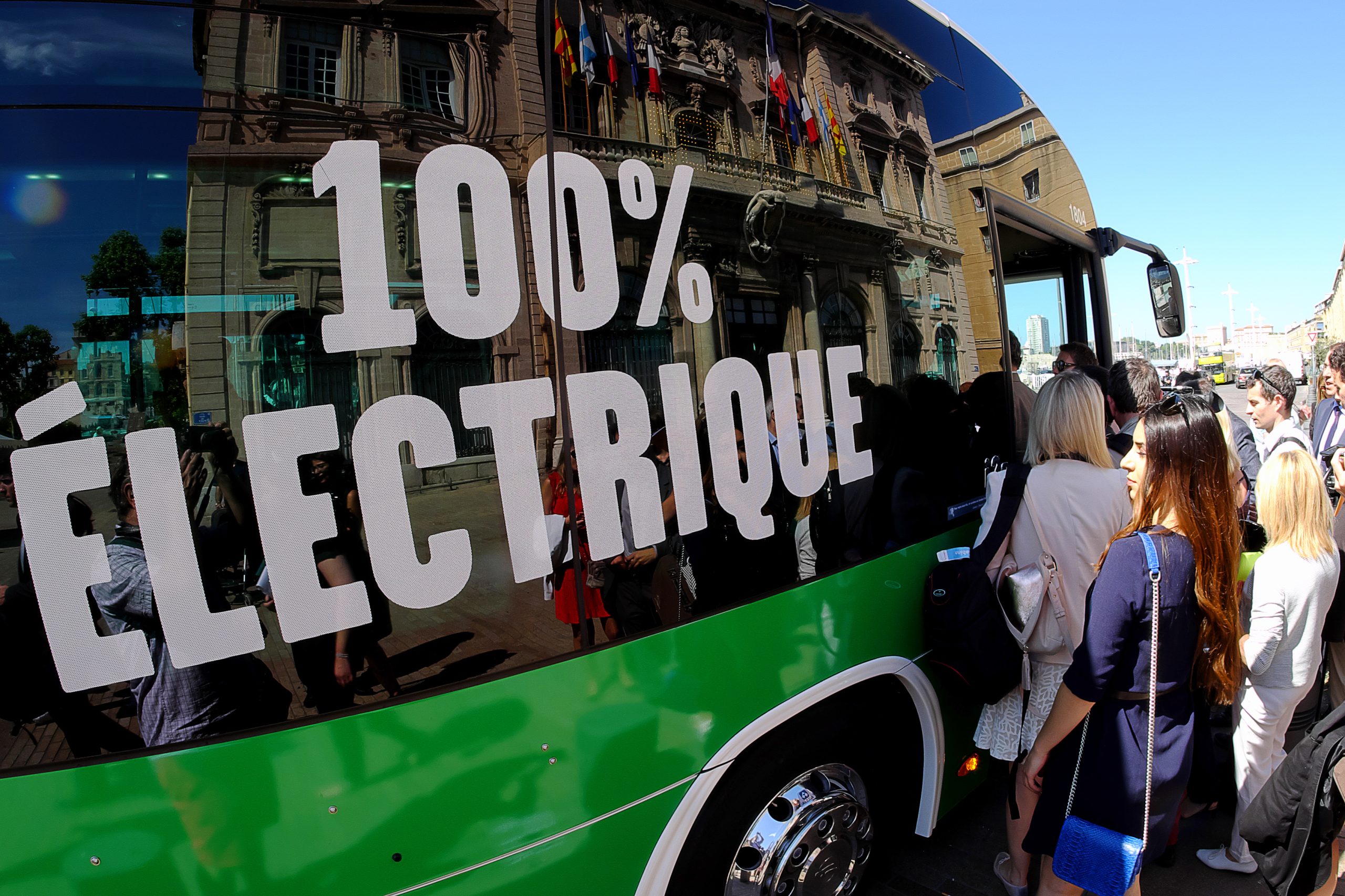 Mais de 500 “autocarros limpos” vão entrar nas frotas de transporte público