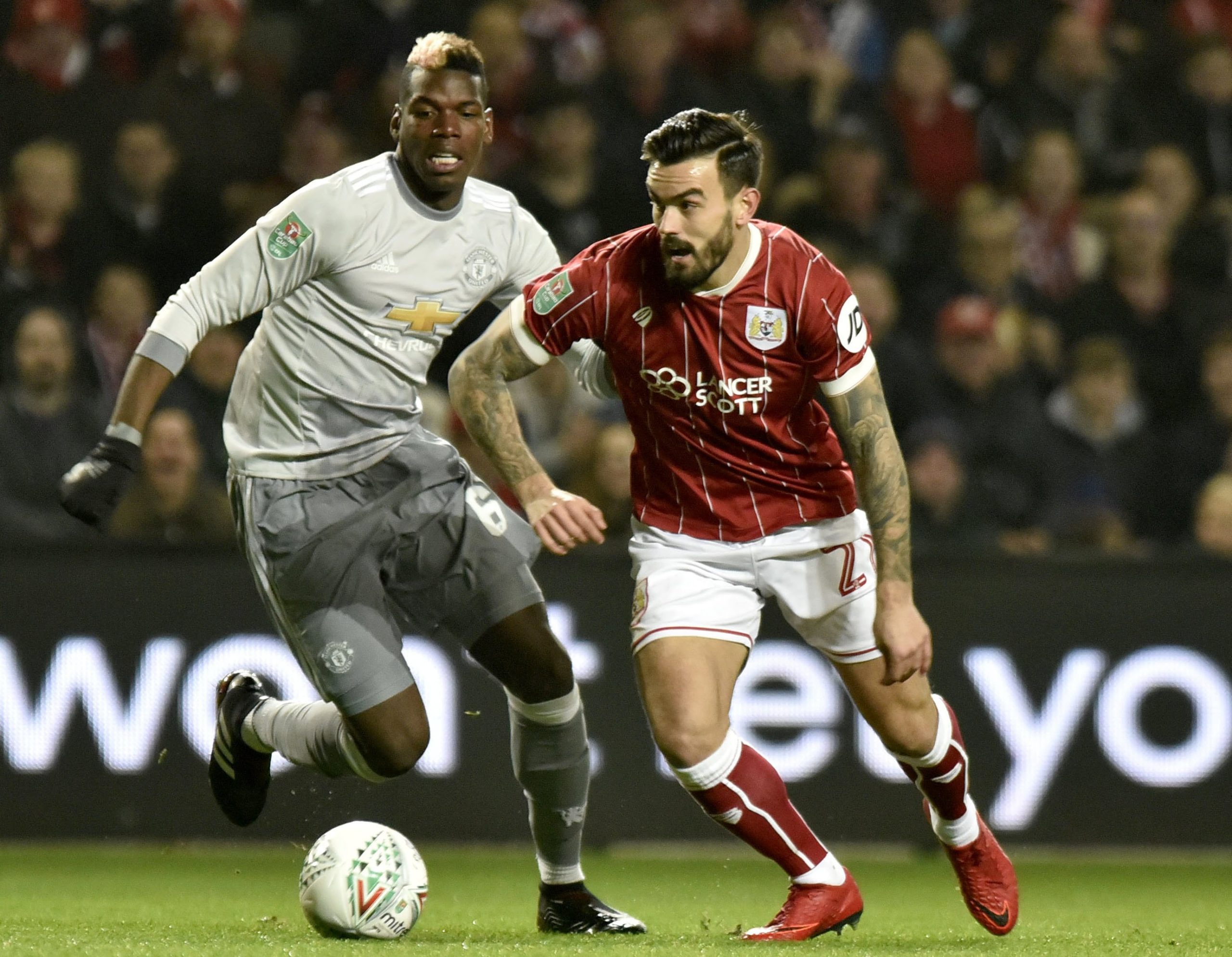 Manchester United afastado da Taça da Liga por equipa do segundo escalão