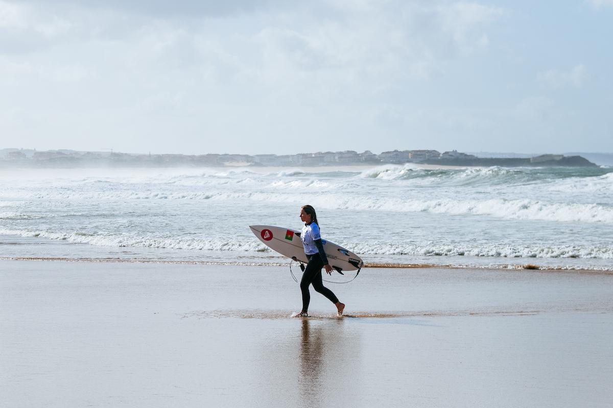 Francisca Veselko qualificada para o Circuito Mundial de Surf