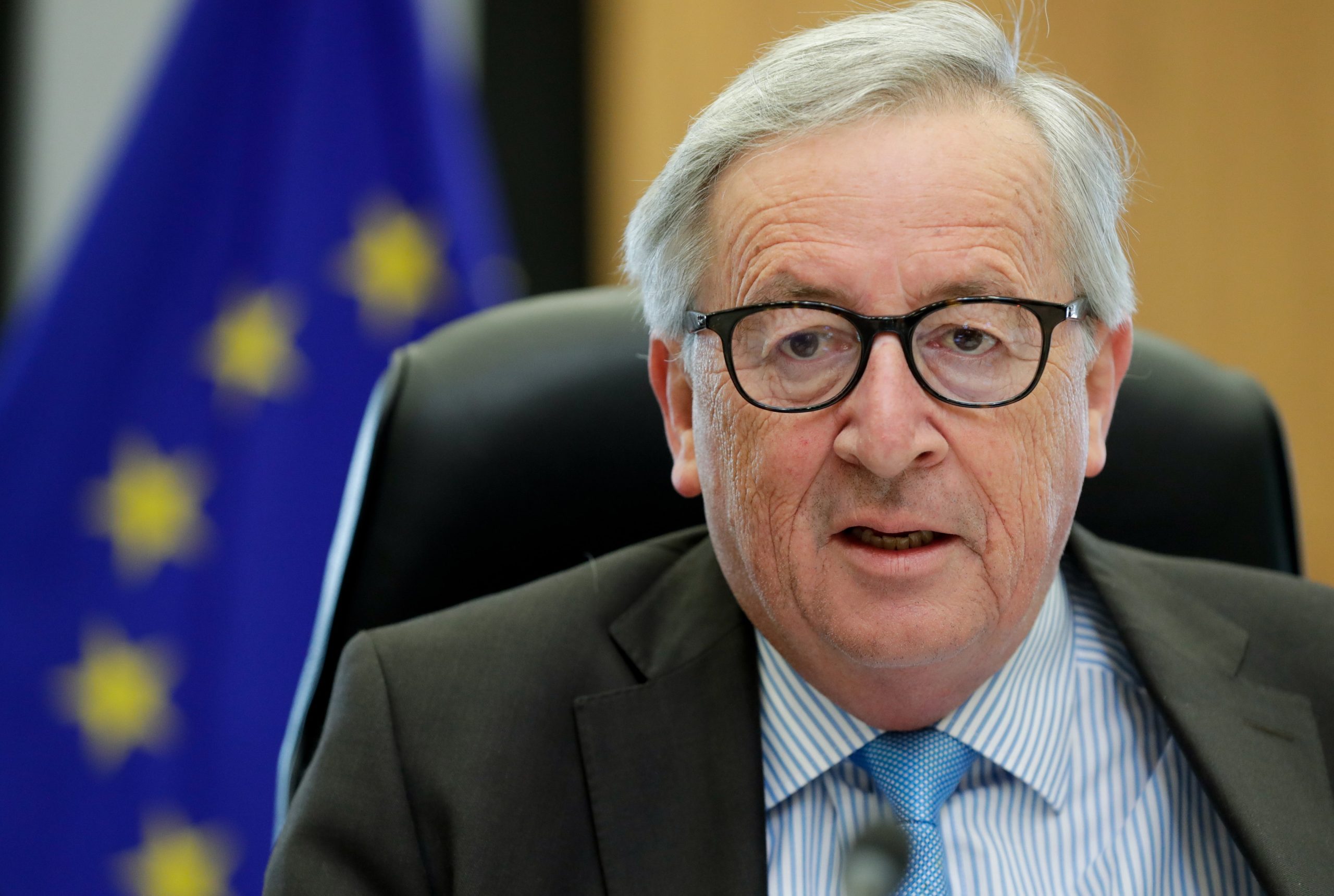Juncker lamenta demissão de May e compromete-se a trabalhar com futuro primeiro-ministro