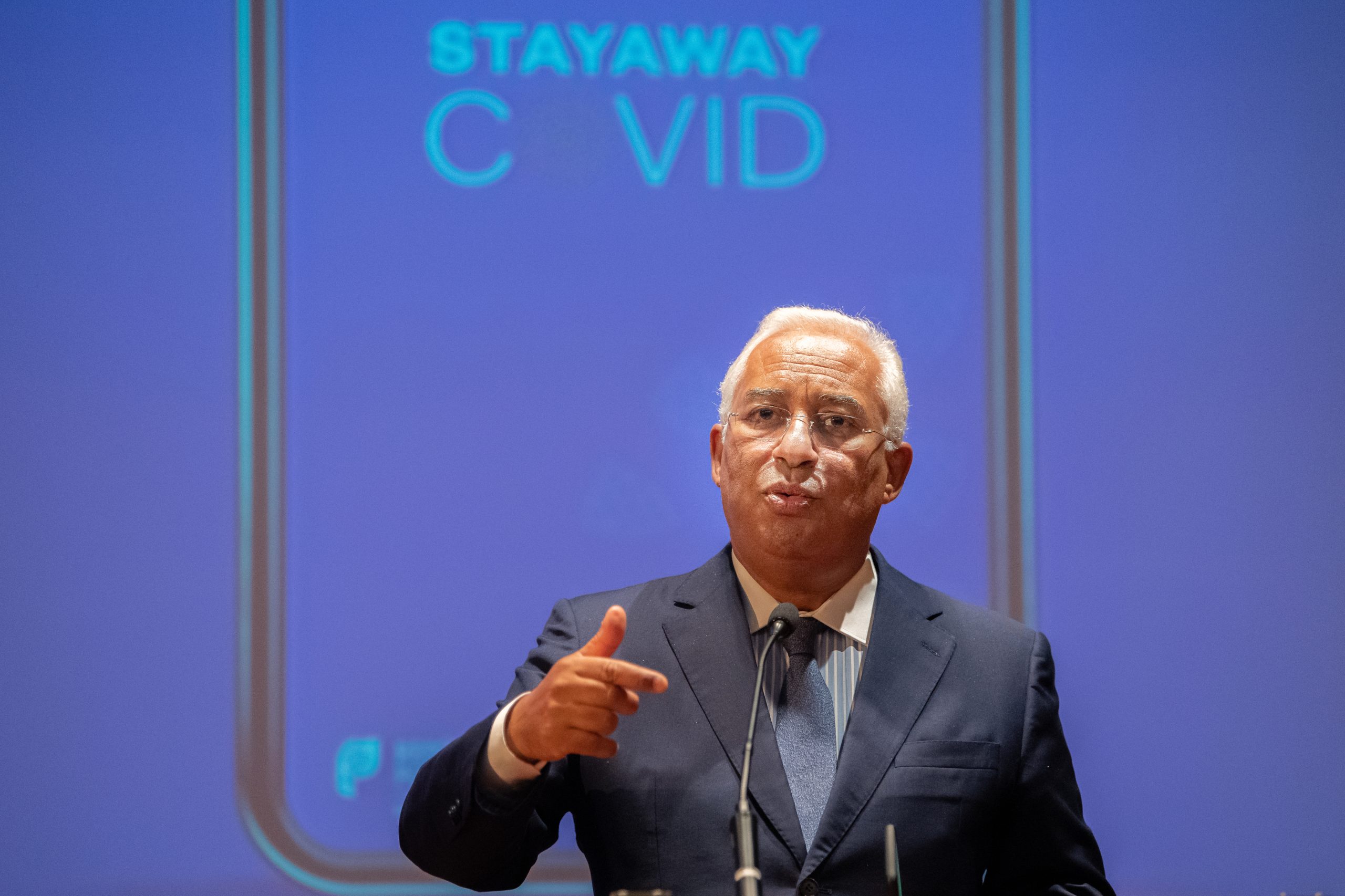 Costa e Temido apelam à utilização da Stayaway Covid, a aplicação de rastreio de “grande responsabilidade”