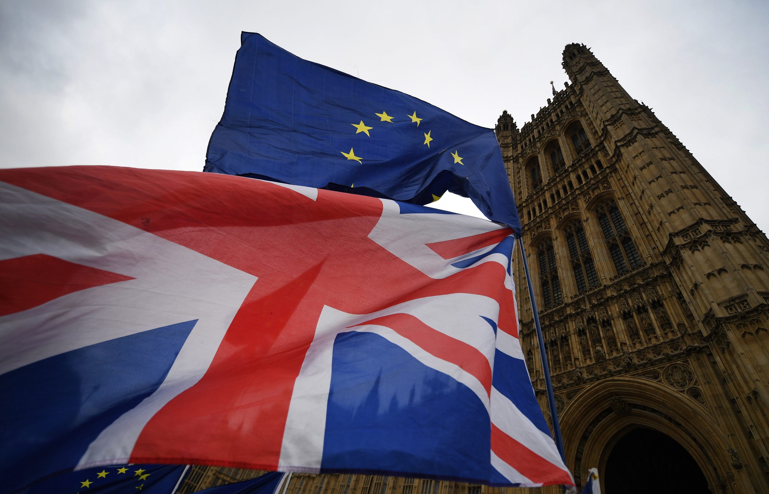 Brexit: Alternativas precisam-se e o Parlamento Britânico vota-as hoje. Saiba o que está em cima da mesa