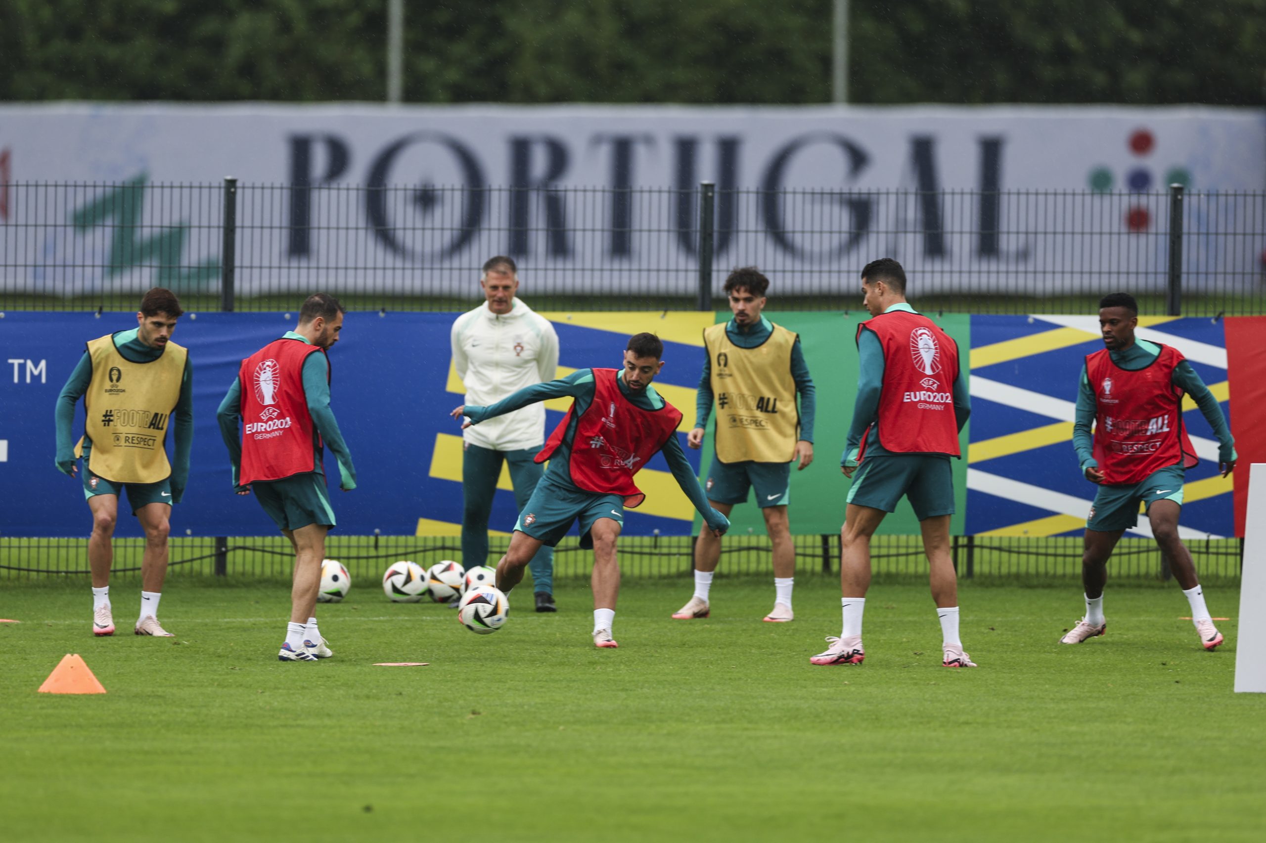 Portugal realiza último treino antes da Eslovénia com todos disponíveis