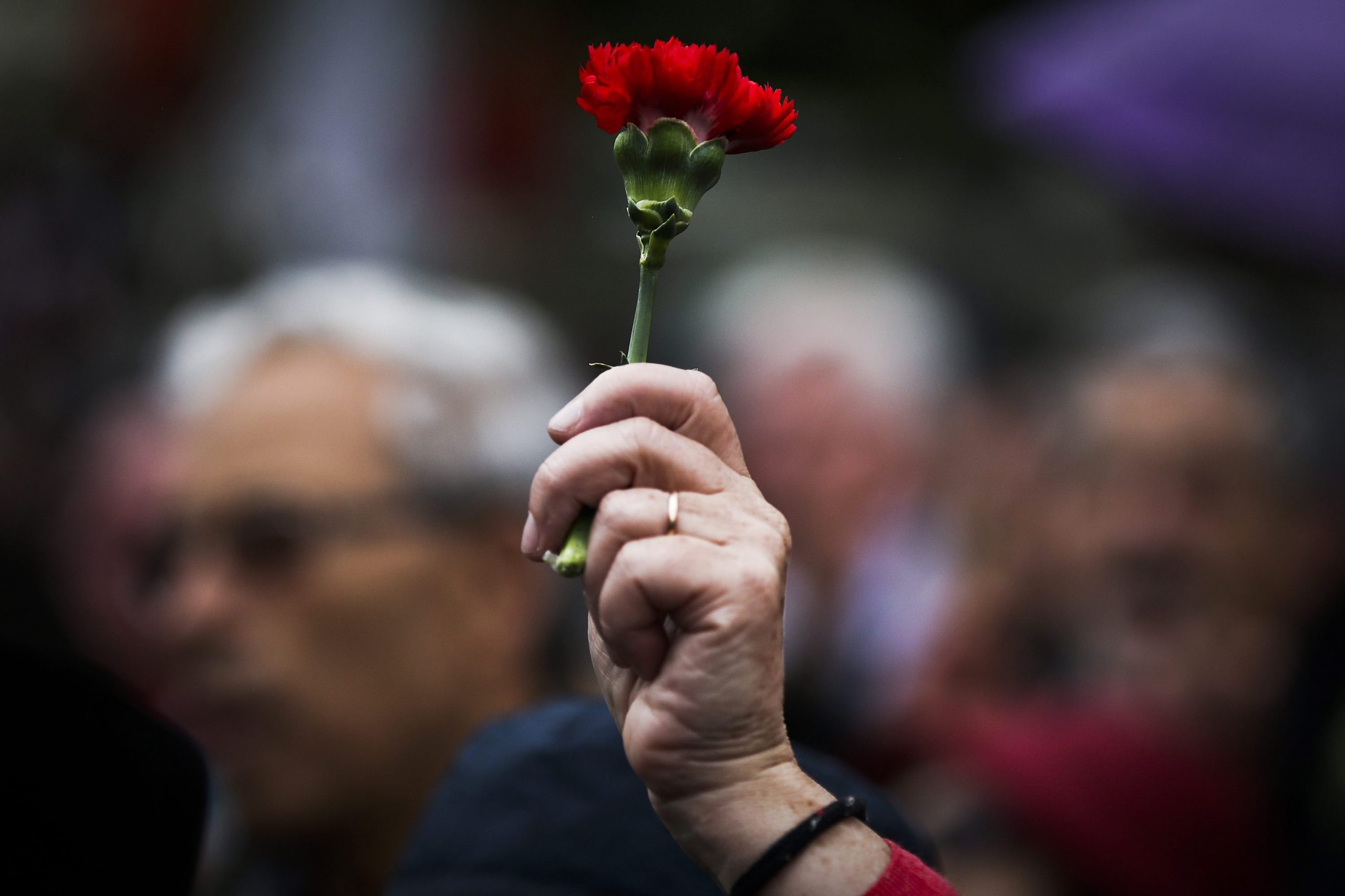 17.500: A democracia portuguesa está quase com mais um dia que a ditadura