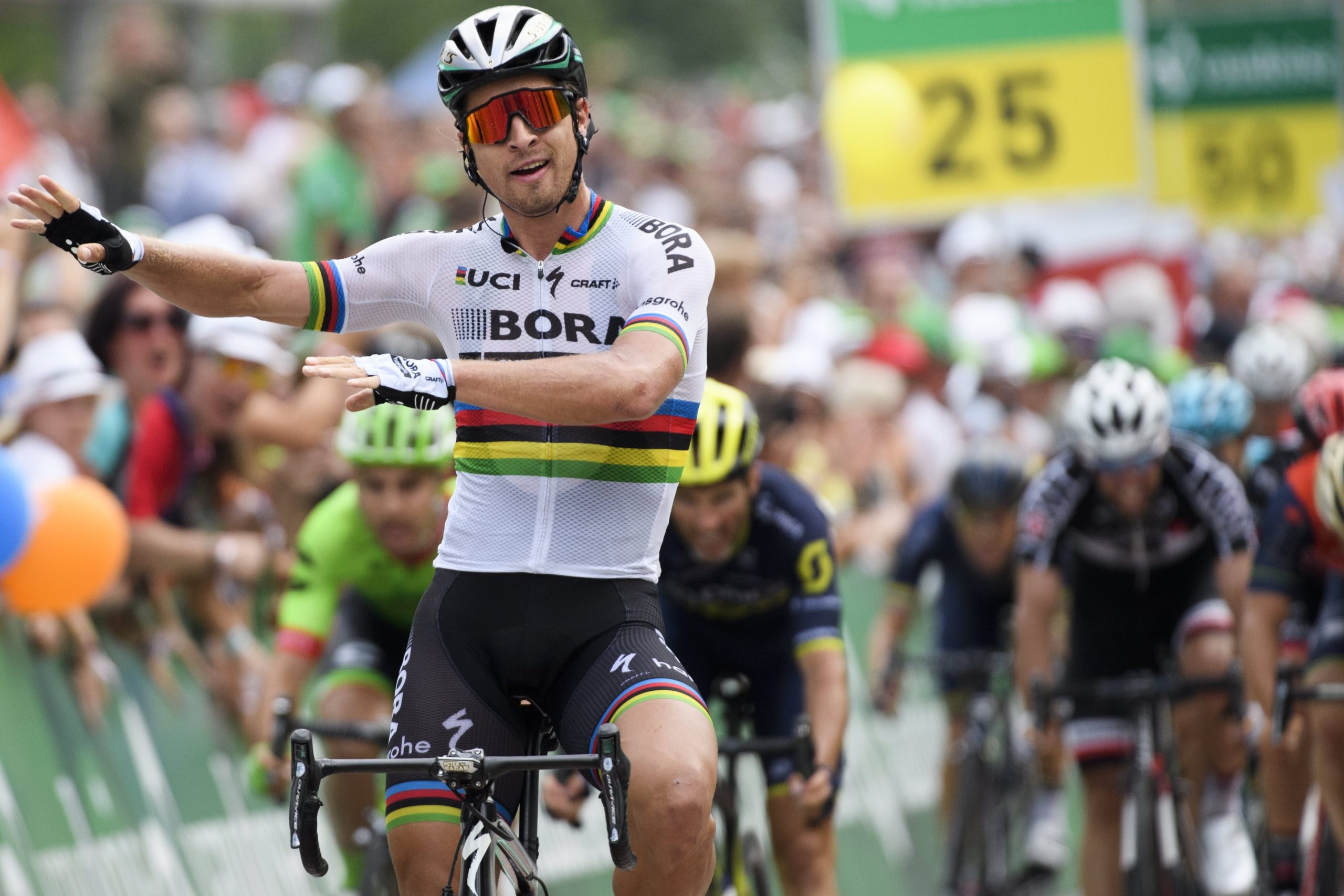 Volta a França: Peter Sagan vence terceira etapa