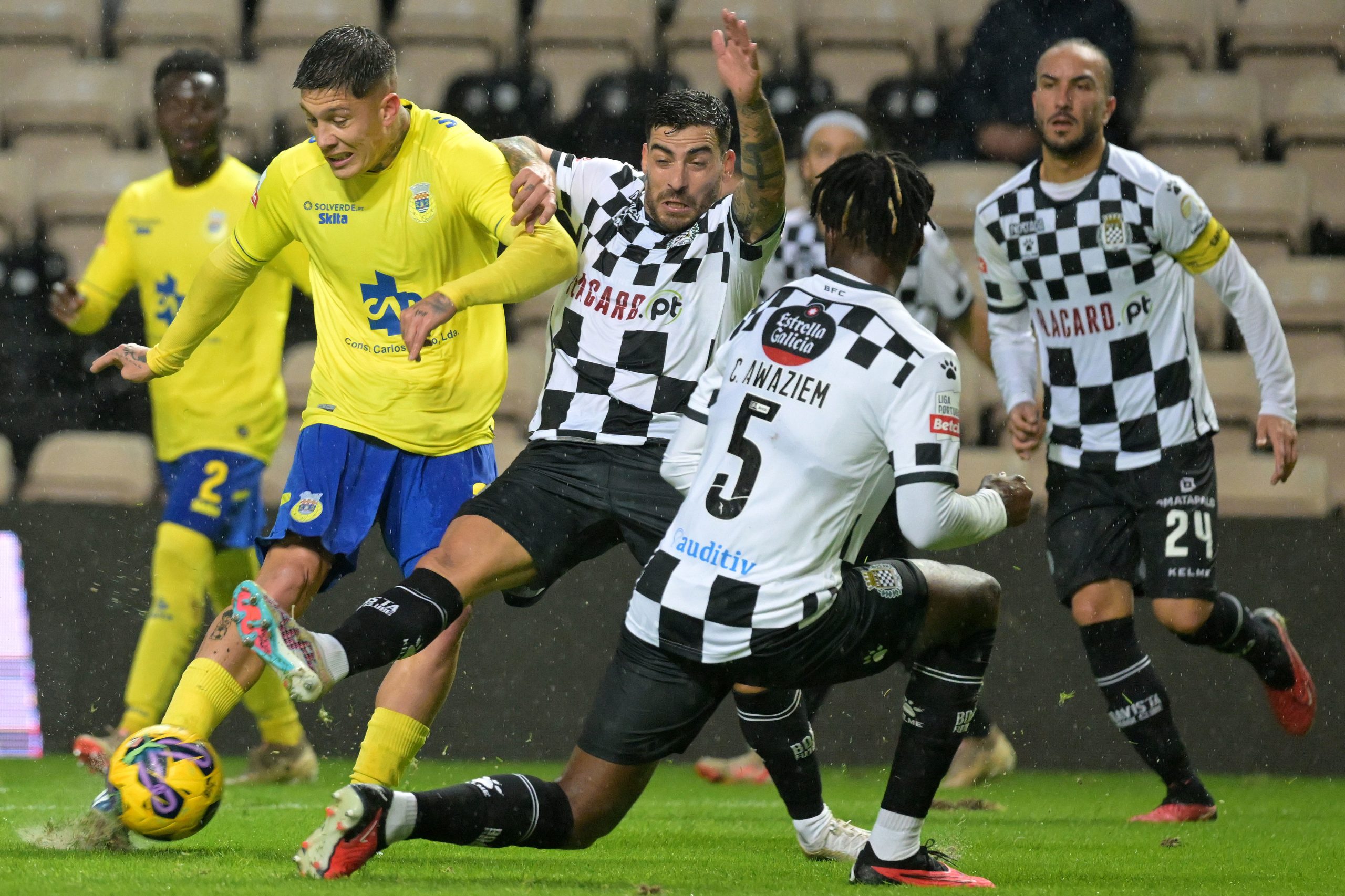 Ricardo Paiva promovido em definitivo no comando técnico do Boavista