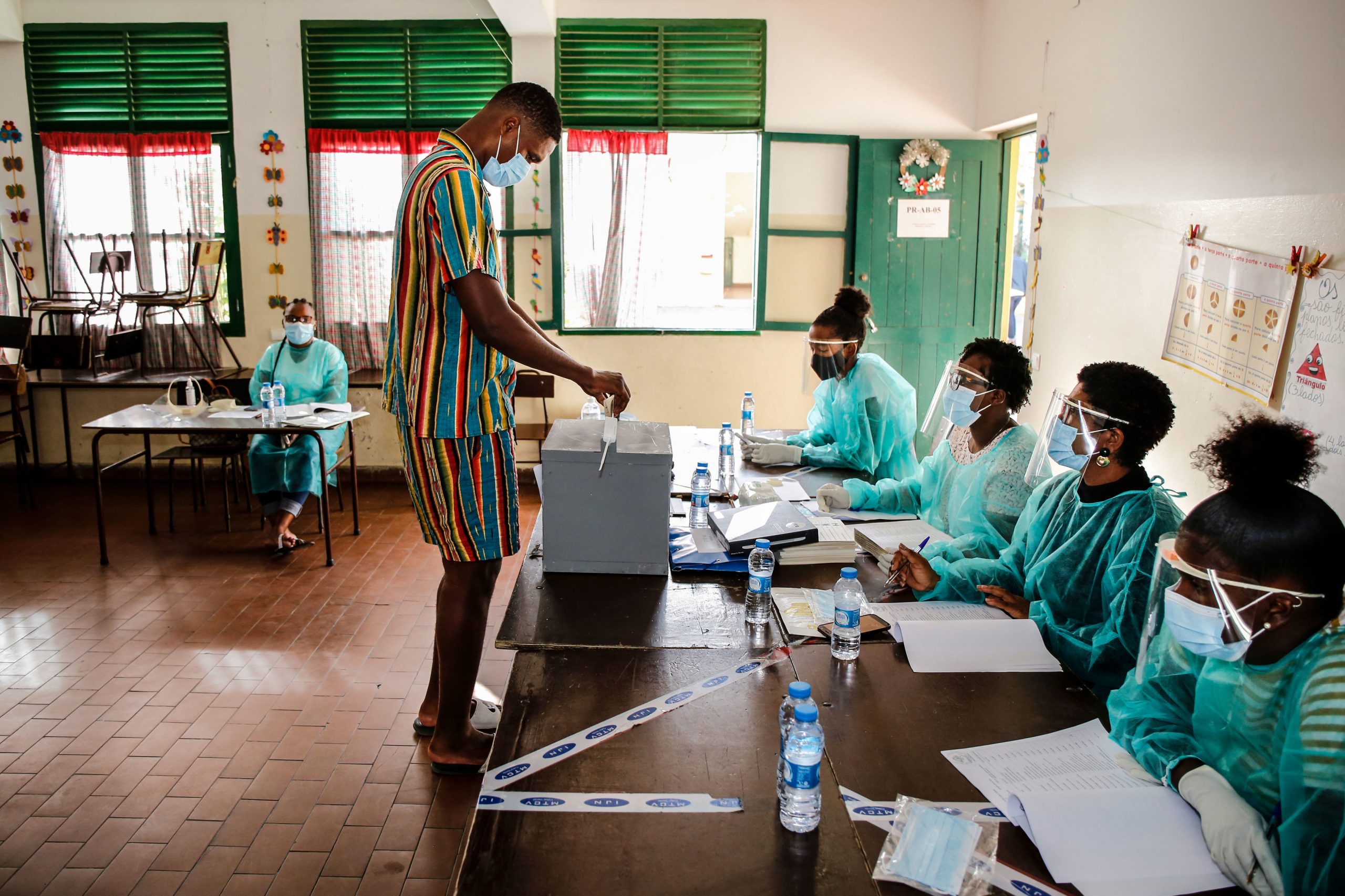 Eleições legislativas em Cabo Verde: MpD lidera votação com mais de 80% das mesas apuradas