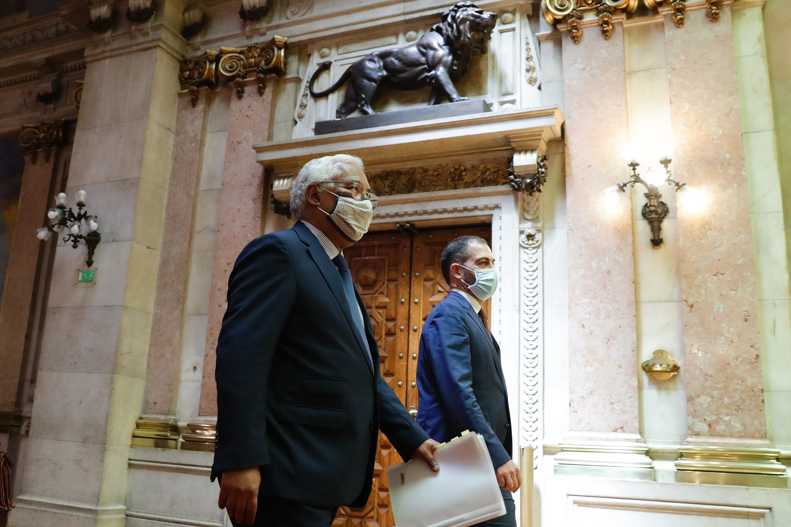 António Costa vai a Paris com futuro de África na agenda