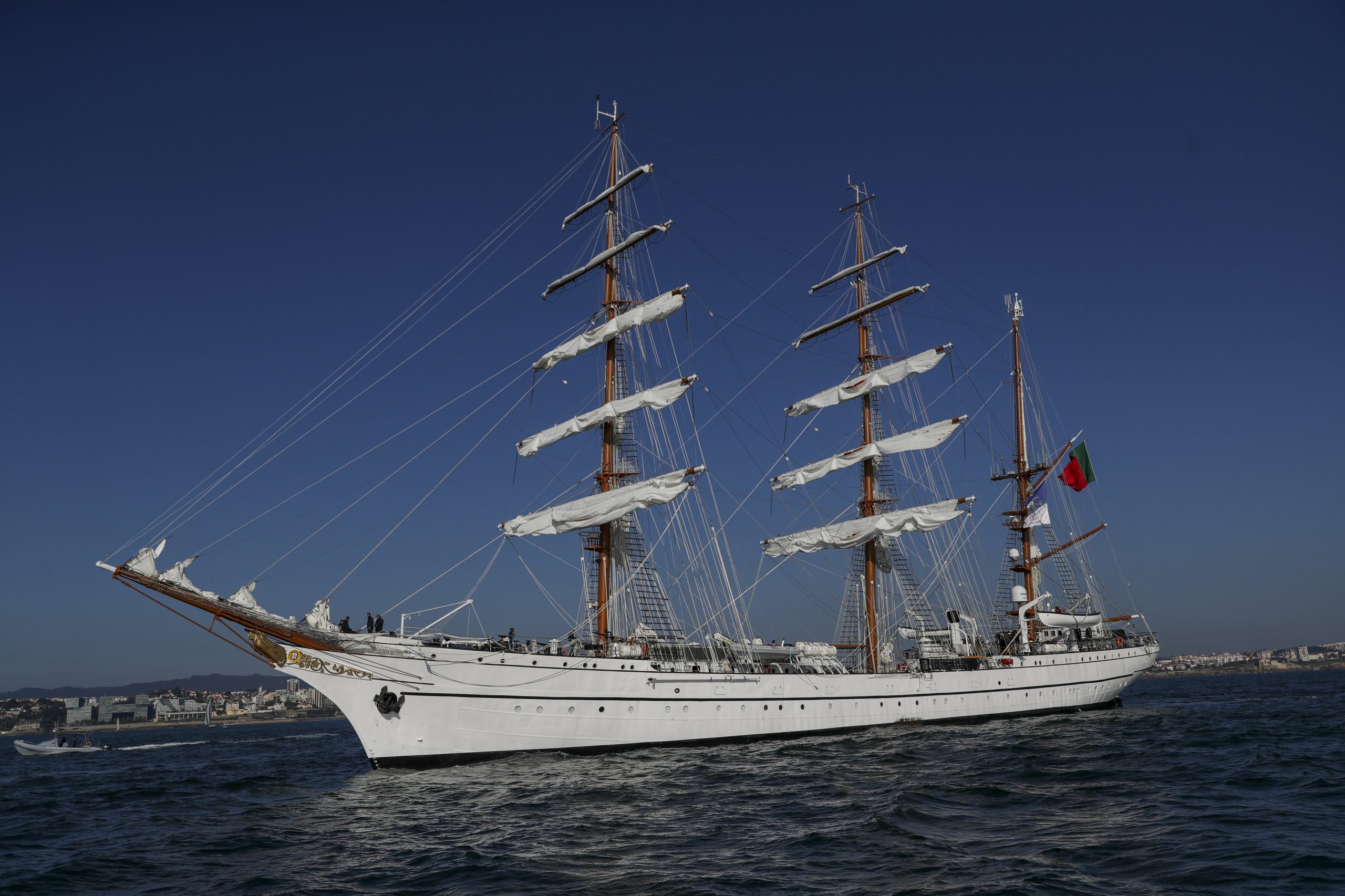 Navio-escola Sagres regressa hoje a Lisboa
