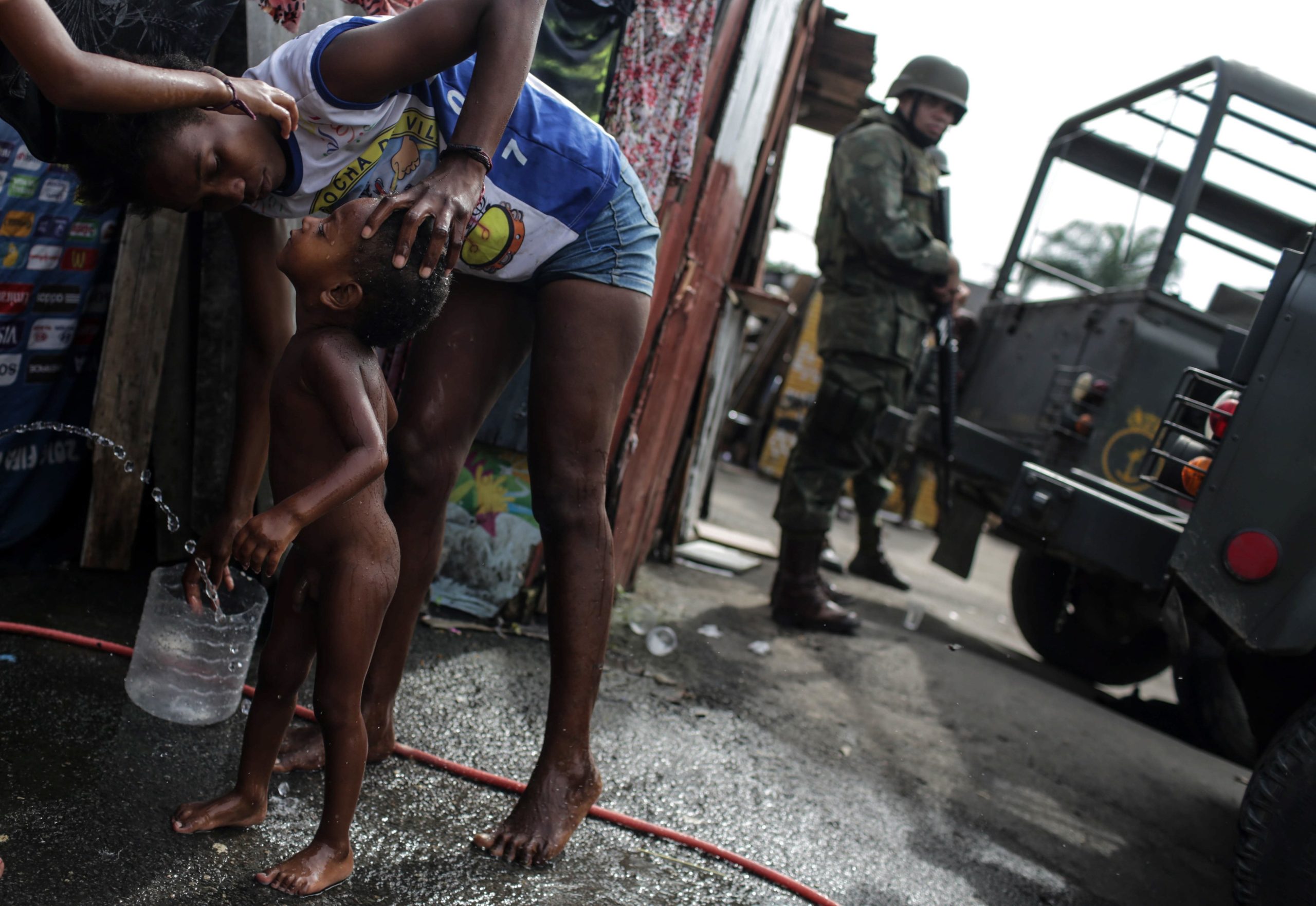 Exército e polícias mobilizam quase 4.000 agentes em operação no Rio de Janeiro