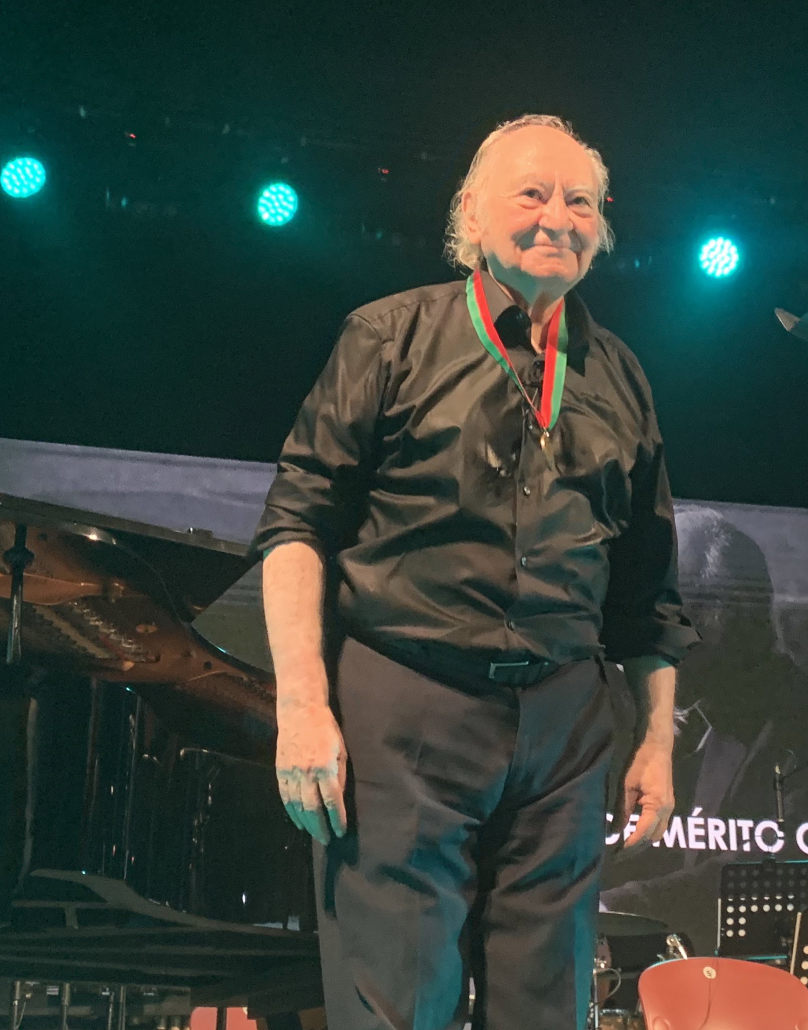 Governo entrega medalha de mérito cultural a António Victorino d’Almeida