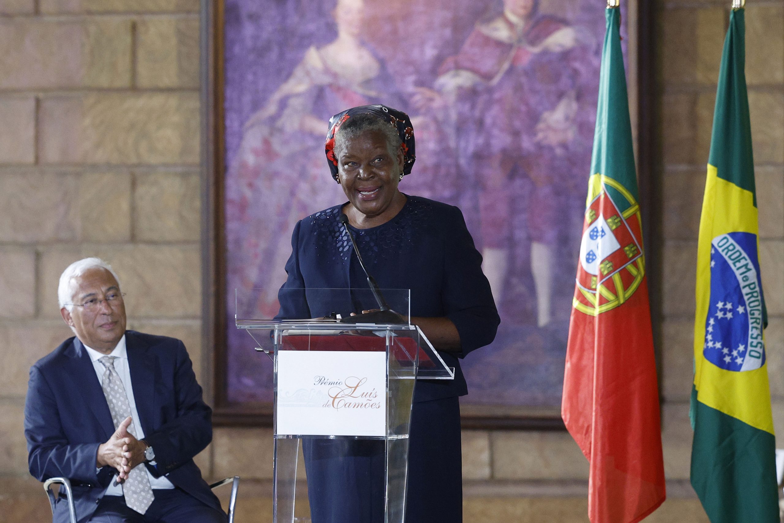 Escritora Paulina Chiziane: a língua portuguesa precisa de “tratamento, limpeza, descolonização”