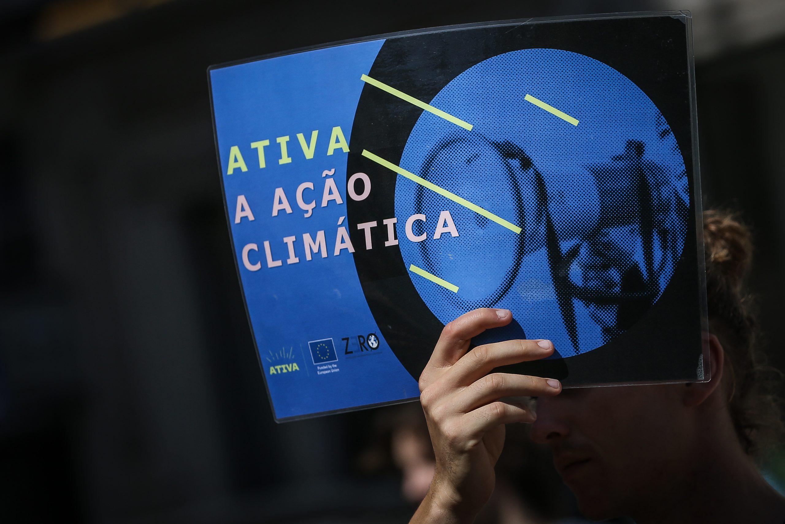 Professores promovem manifesto de apoio a ocupações pacíficas de escolas pelo clima