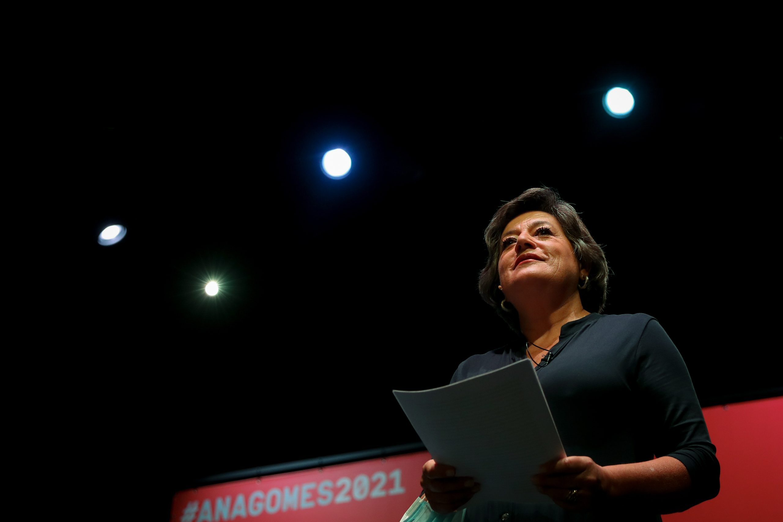 Ana Gomes cancela campanha presidencial nas próximas duas semanas por causa da pandemia