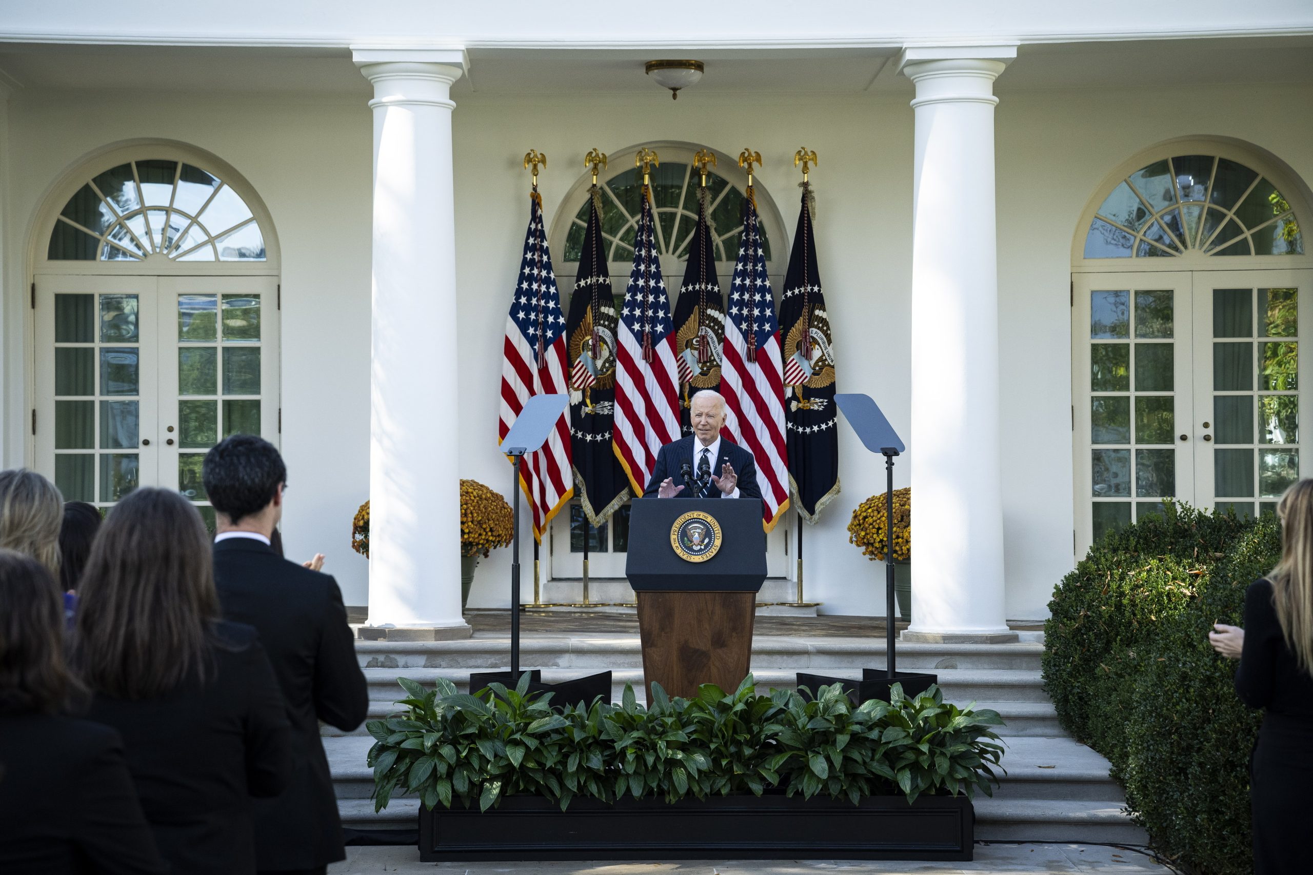 Biden denuncia ataques “antissemitas” e “desprezíveis” em Amesterdão