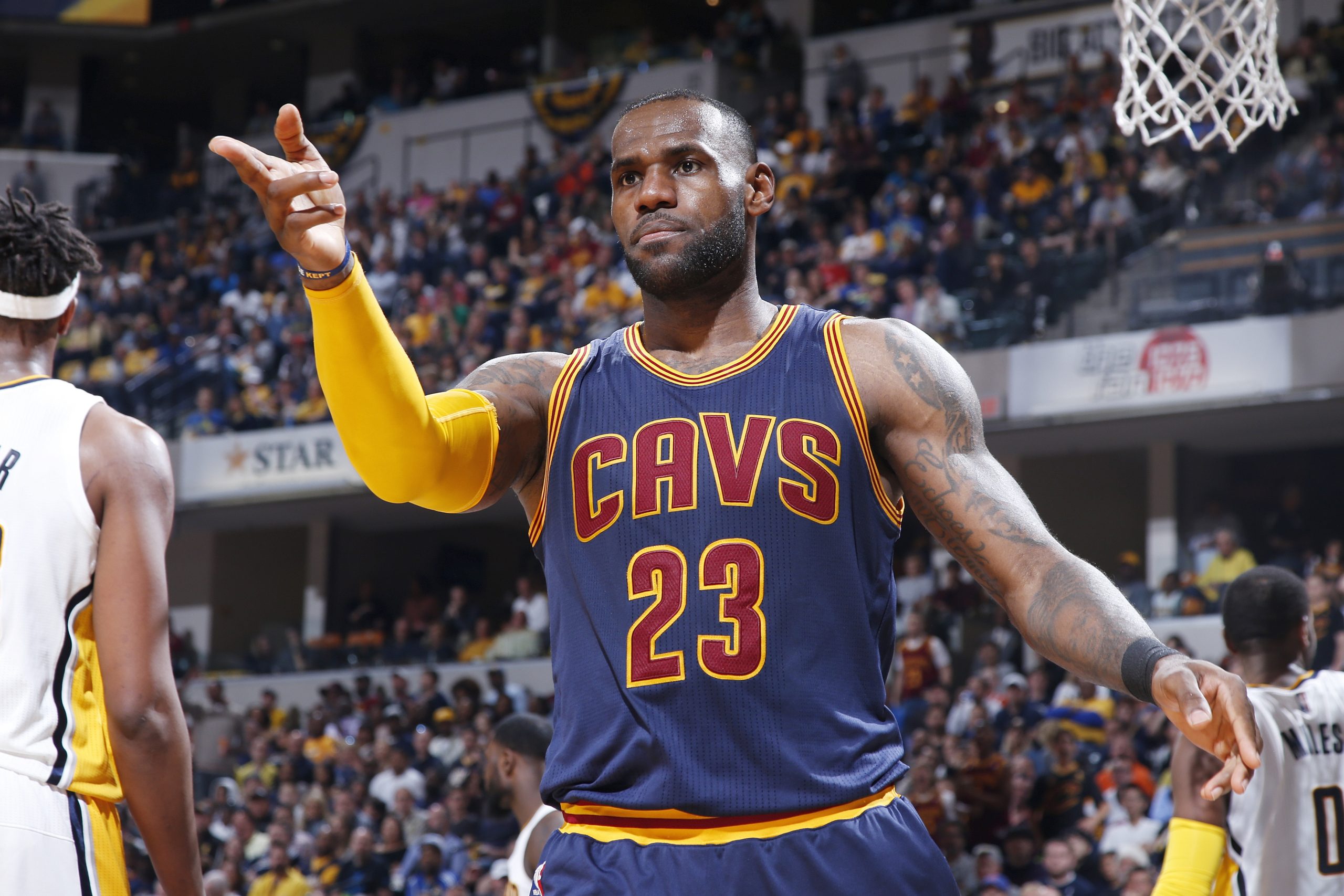 LeBron James está pela 11ª vez na equipa ideal da NBA