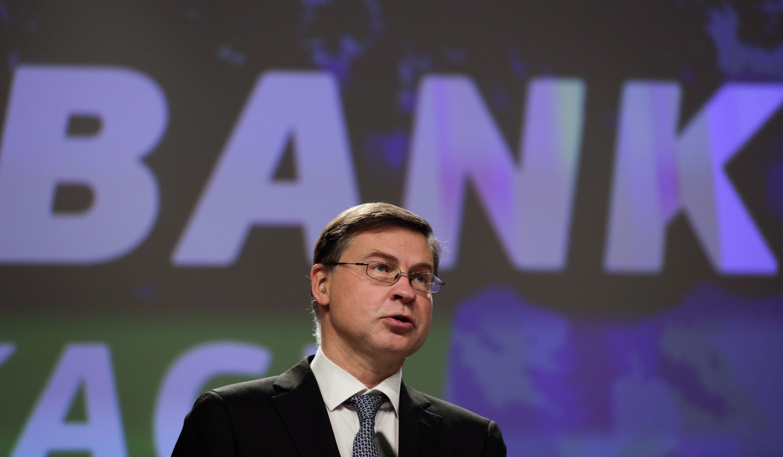 OE2022: Bruxelas admite necessidade de “algumas consultas” com Governo