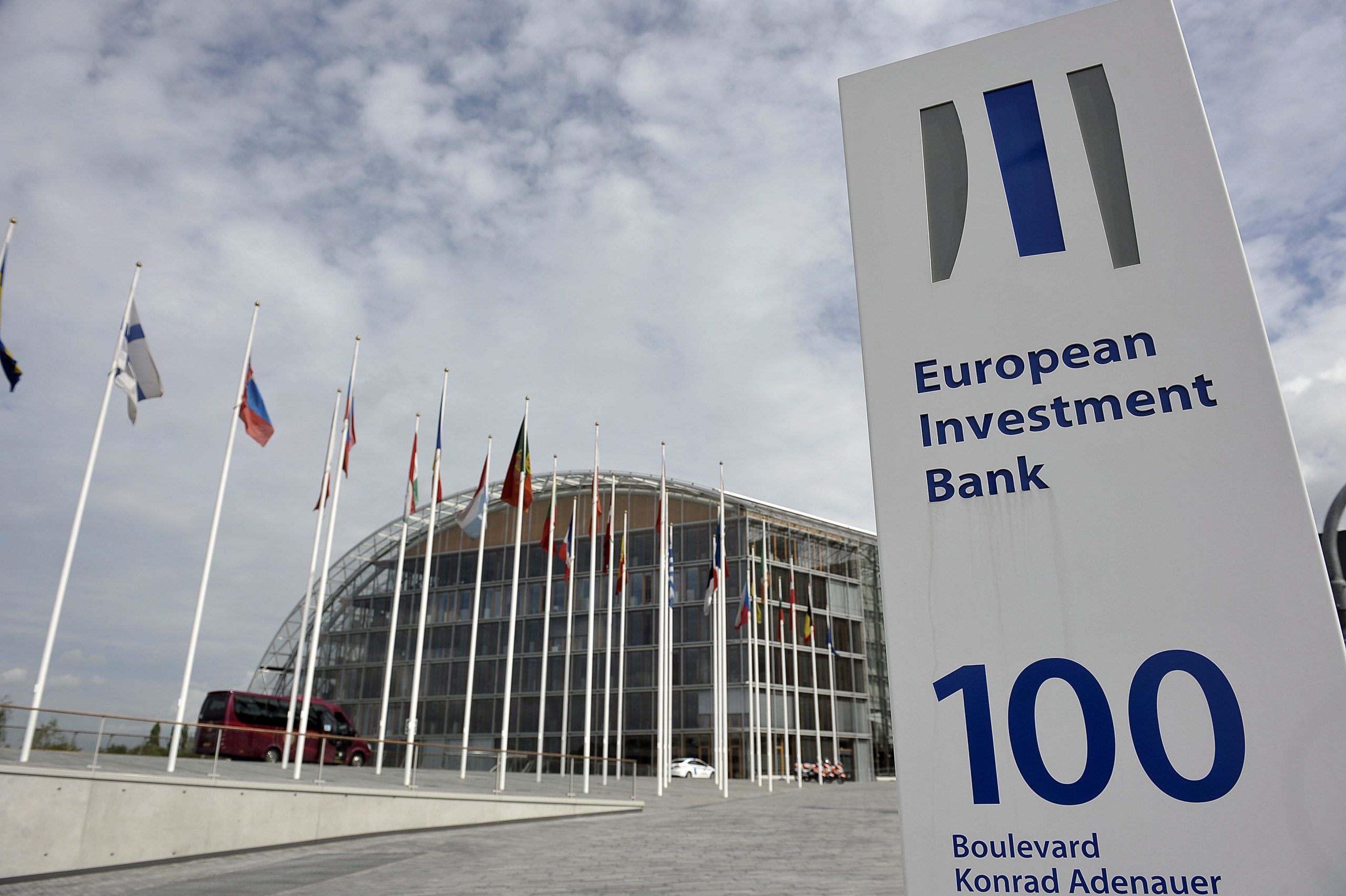 Bruxelas saúda intenção de Banco Europeu de Investimento em se tornar mais ‘verde’
