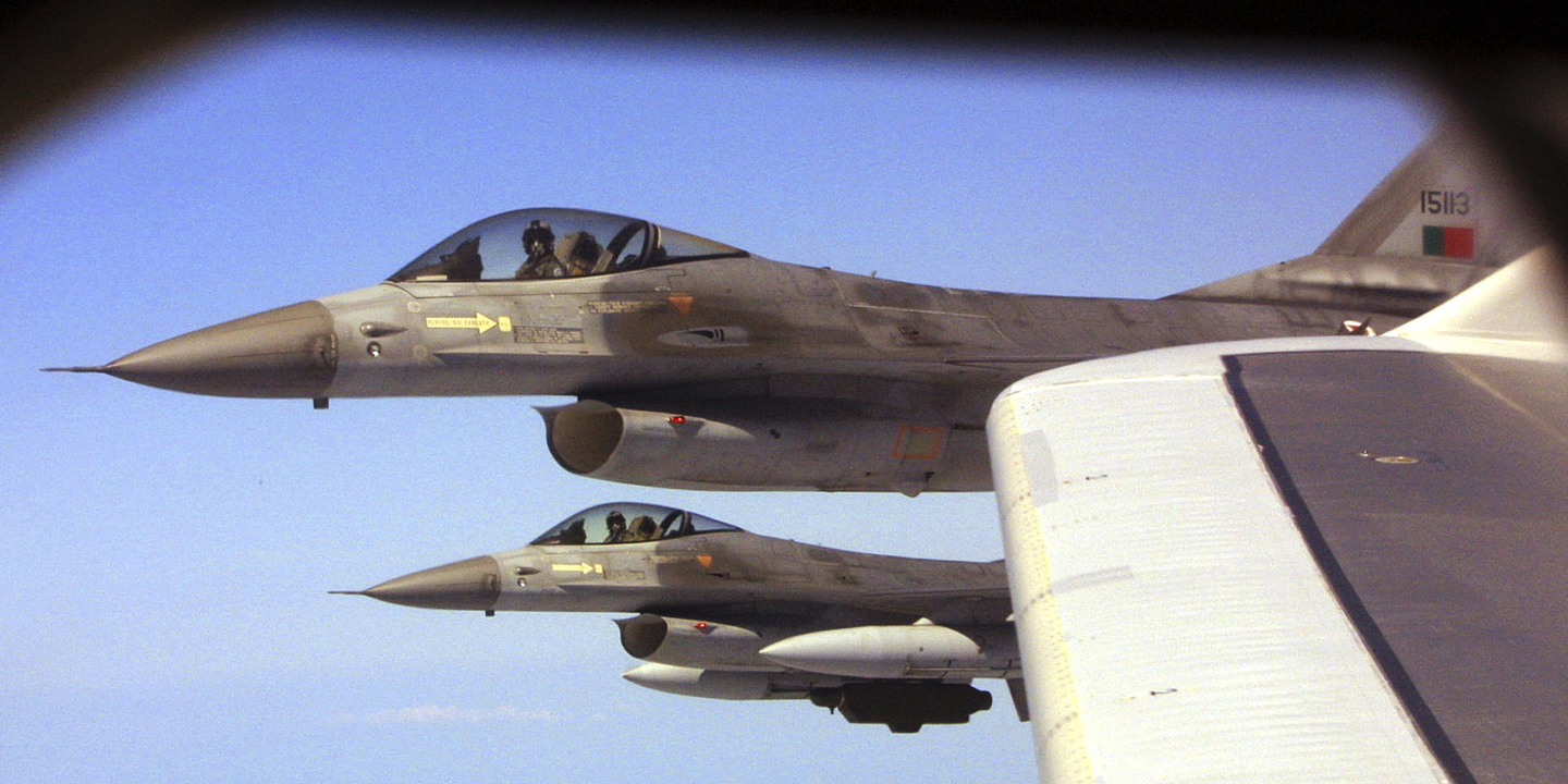 Força Aérea Portuguesa interceta dois aviões russos perto do espaço aéreo da NATO