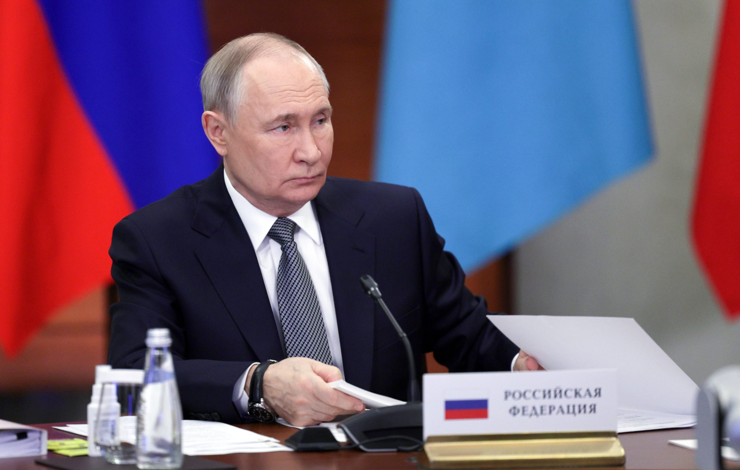 Putin pede desculpa por “incidente trágico” com avião da Azerbaijan Airlines