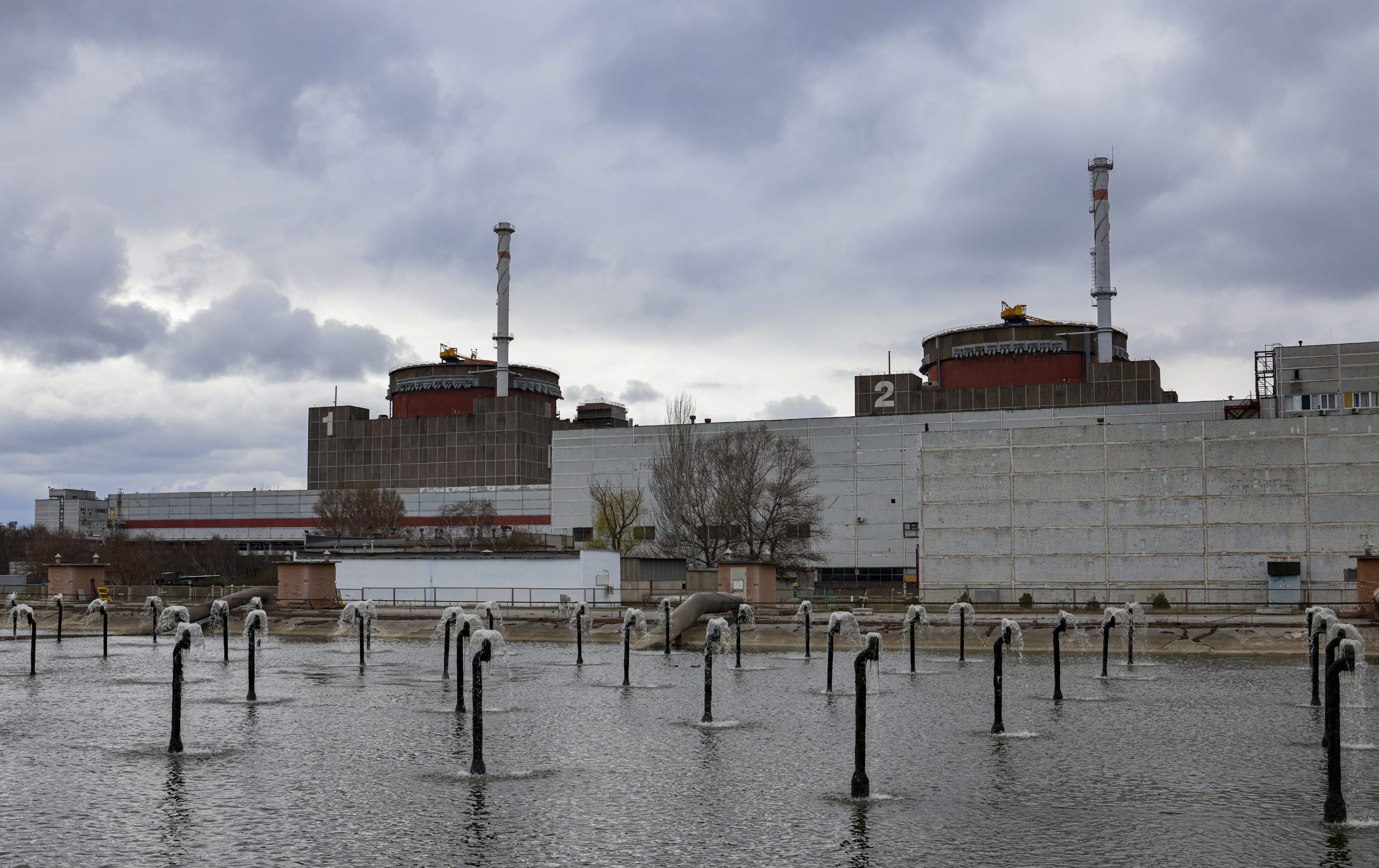 Central nuclear de Zaporijia volta a ser desligada da rede elétrica ucraniana