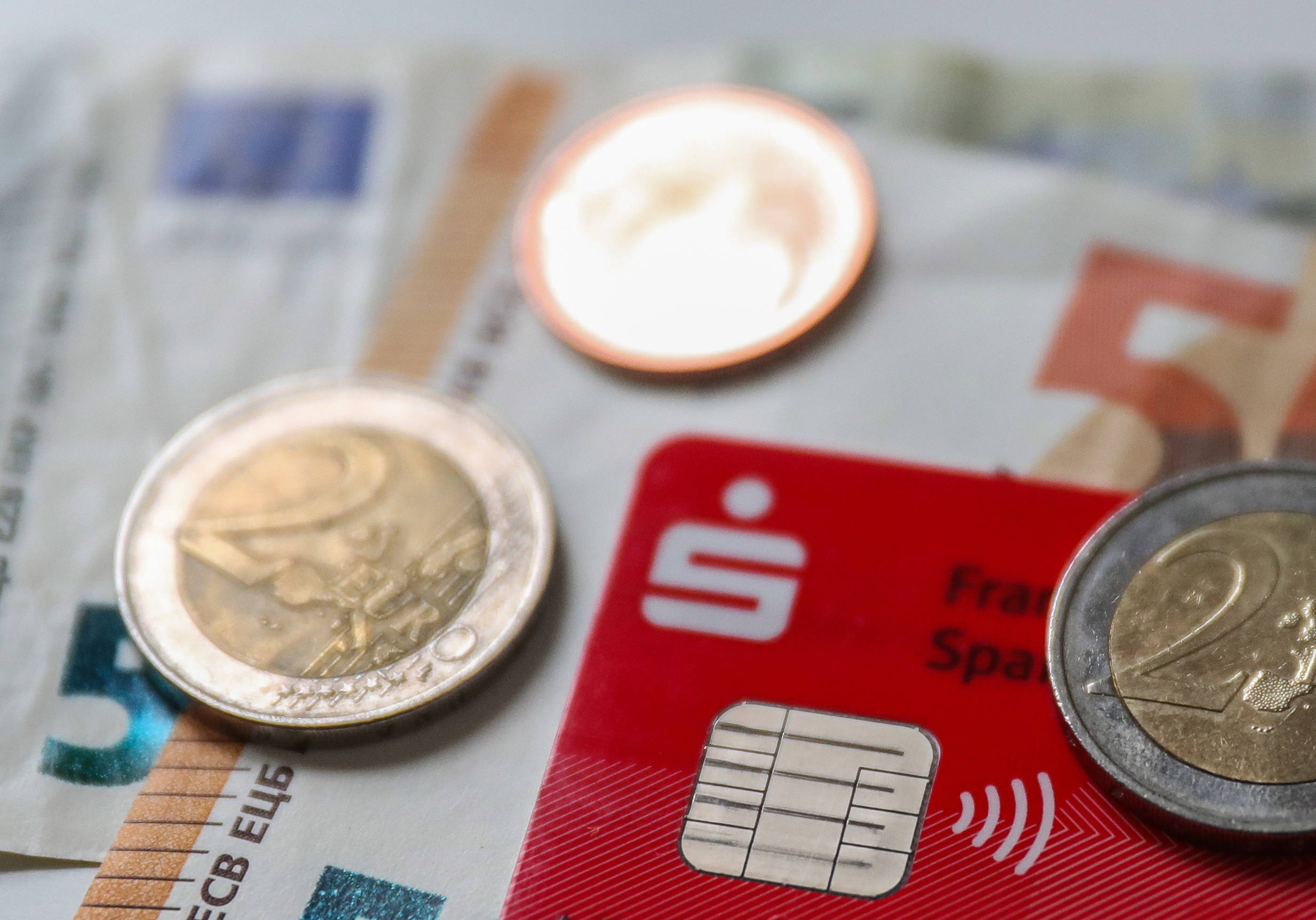 Economia alemã estagnou em 2019 e situação mantém-se no início deste ano, diz o Bundesbank