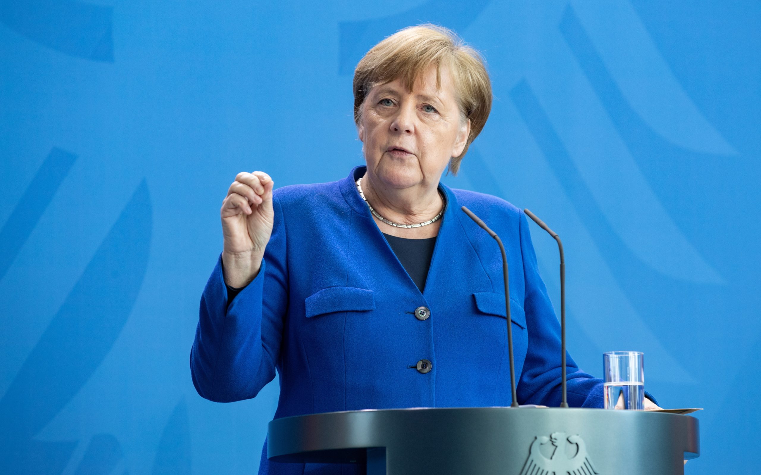 Covid-19: Angela Merkel pede prudência e disciplina face ao alívio de restrições