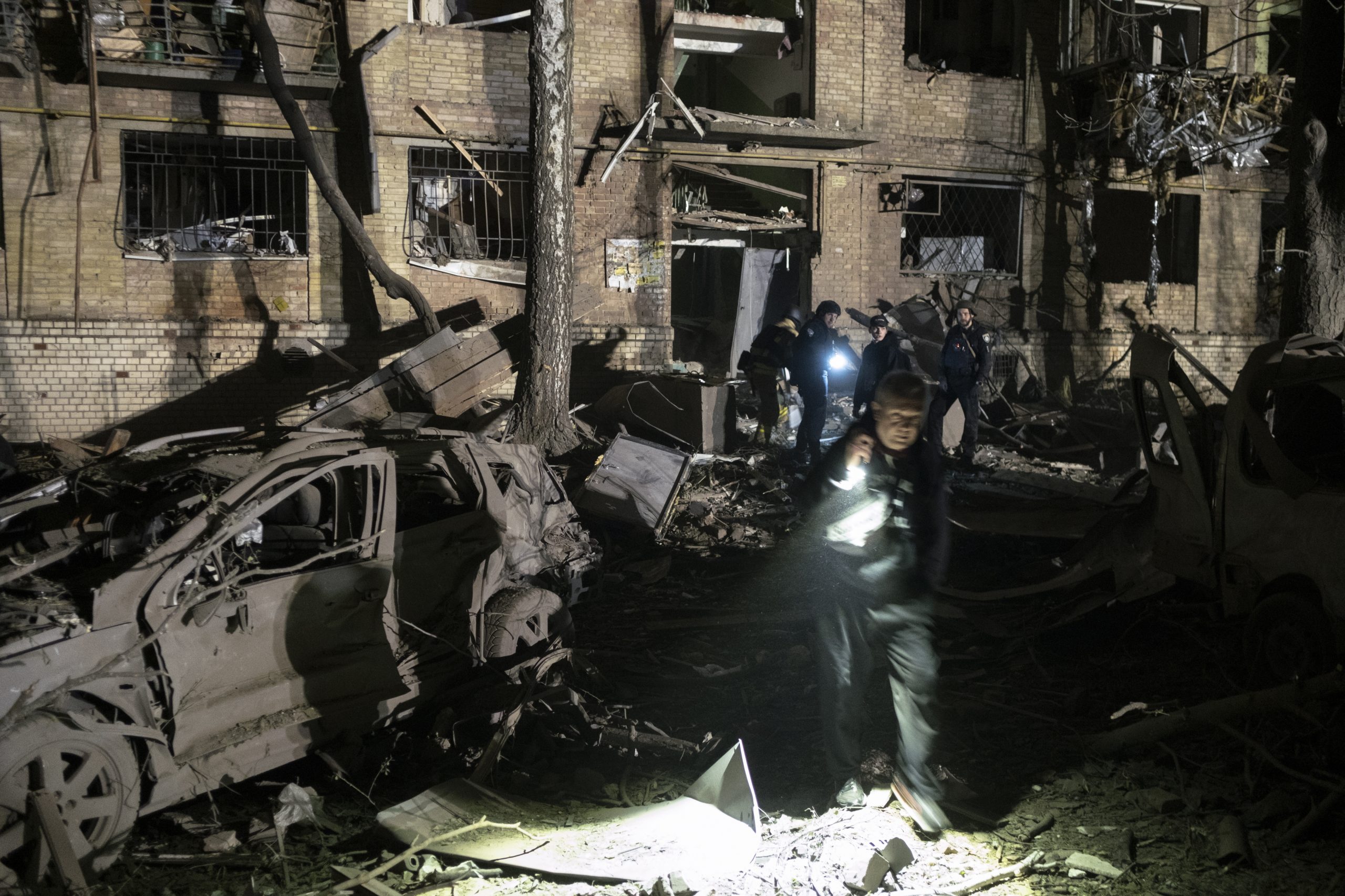 Ataques russos provocam duas mortes em Kharkiv e 20 feridos