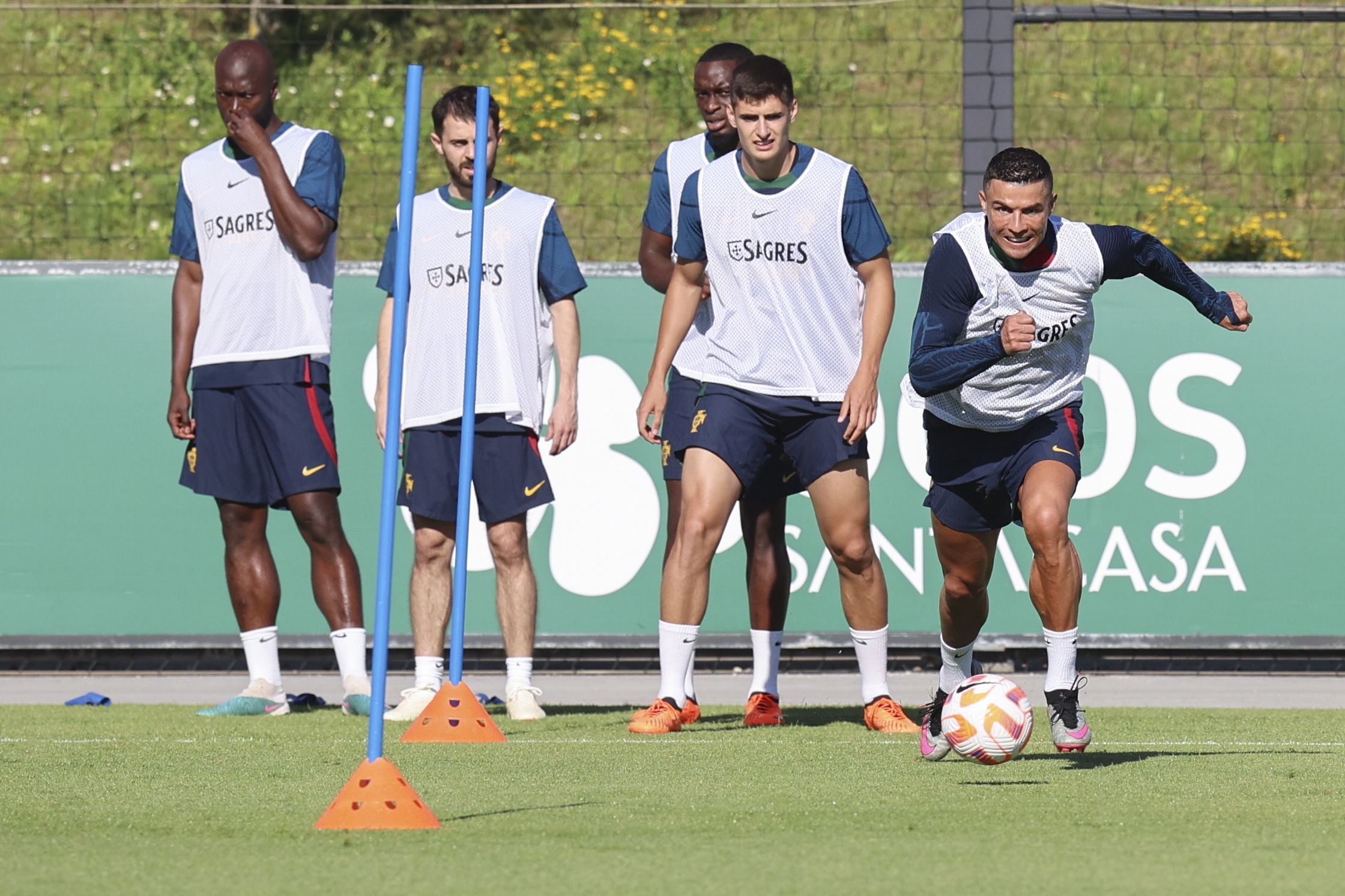 Portugal viaja para a Islândia e faz último treino
