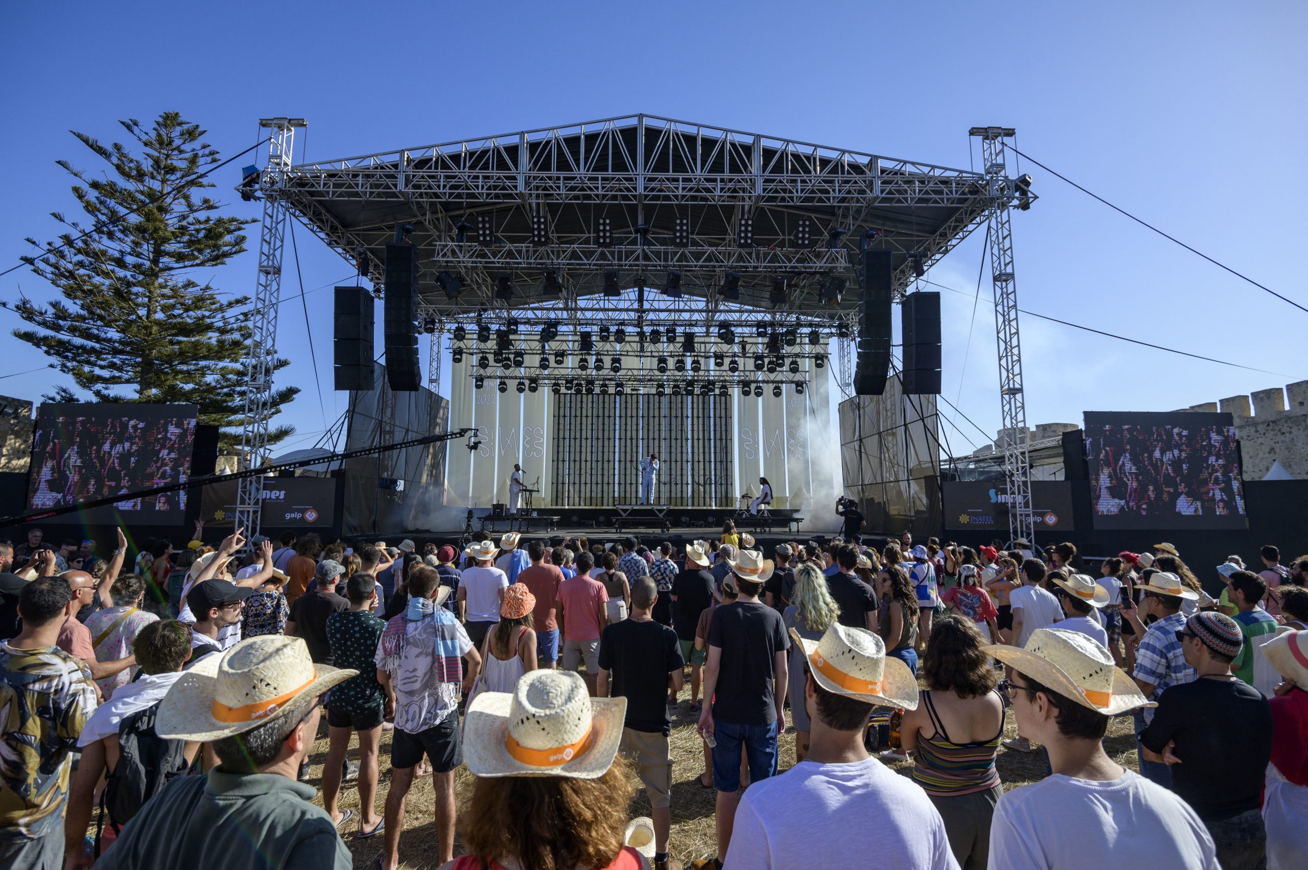 Start Campus patrocinou festival e clube em Sines em troca de favores