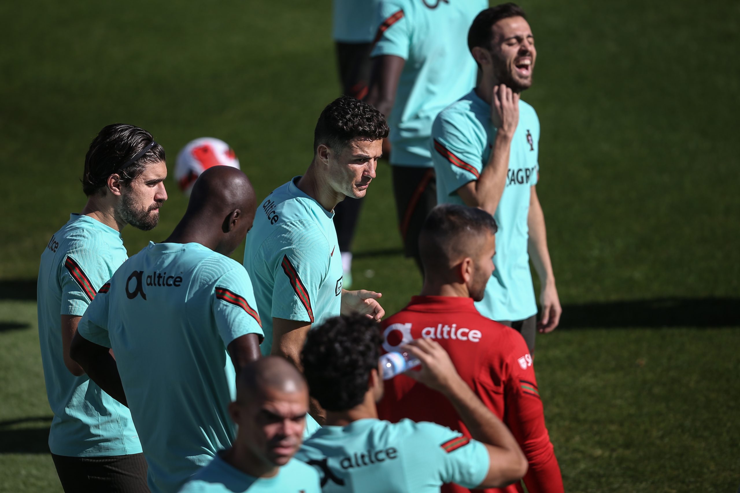 Jota e Trincão foram os únicos ausentes no segundo treino da seleção portuguesa