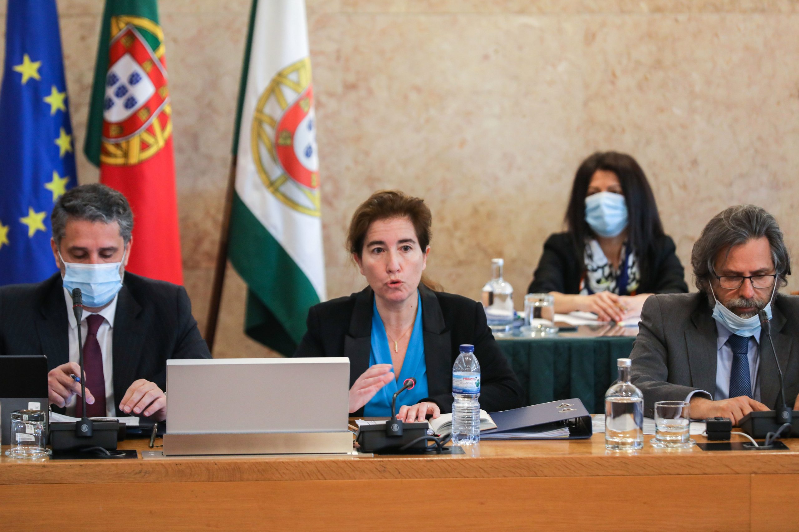 Covid-19: Mais 125 milhões de euros em respostas sociais, sistema deve ter revisão profunda, defende a ministra do Trabalho