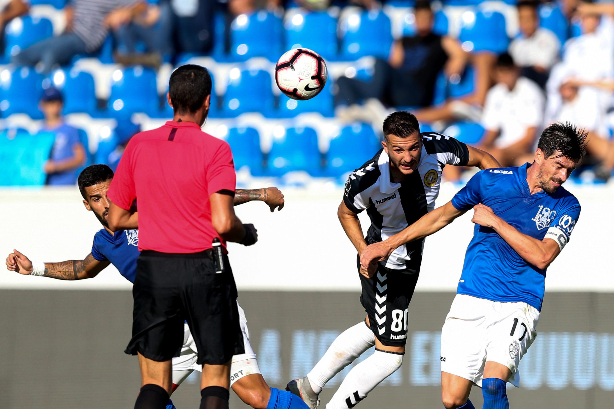 I Liga. Feirense e Nacional empatam sem golos em Santa Maria da Feira