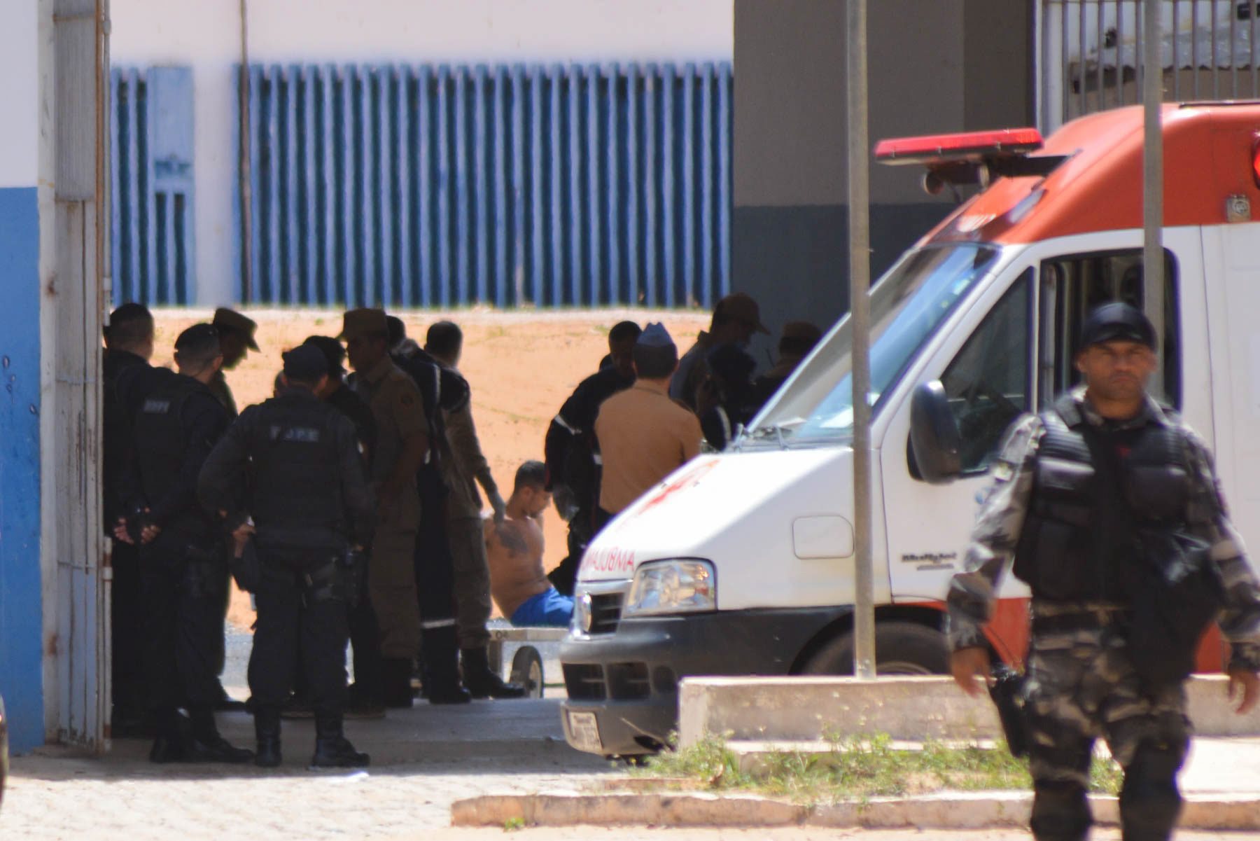 Brasil: Cerca de 200 presos fogem de prisão brasileira após novo motim