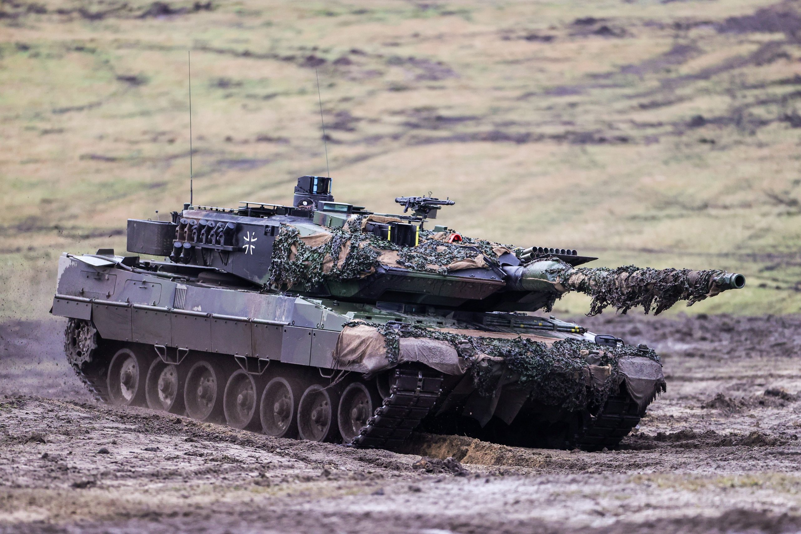 Dinamarca e Países Baixos vão entregar 14 tanques Leopard 2 aos ucranianos