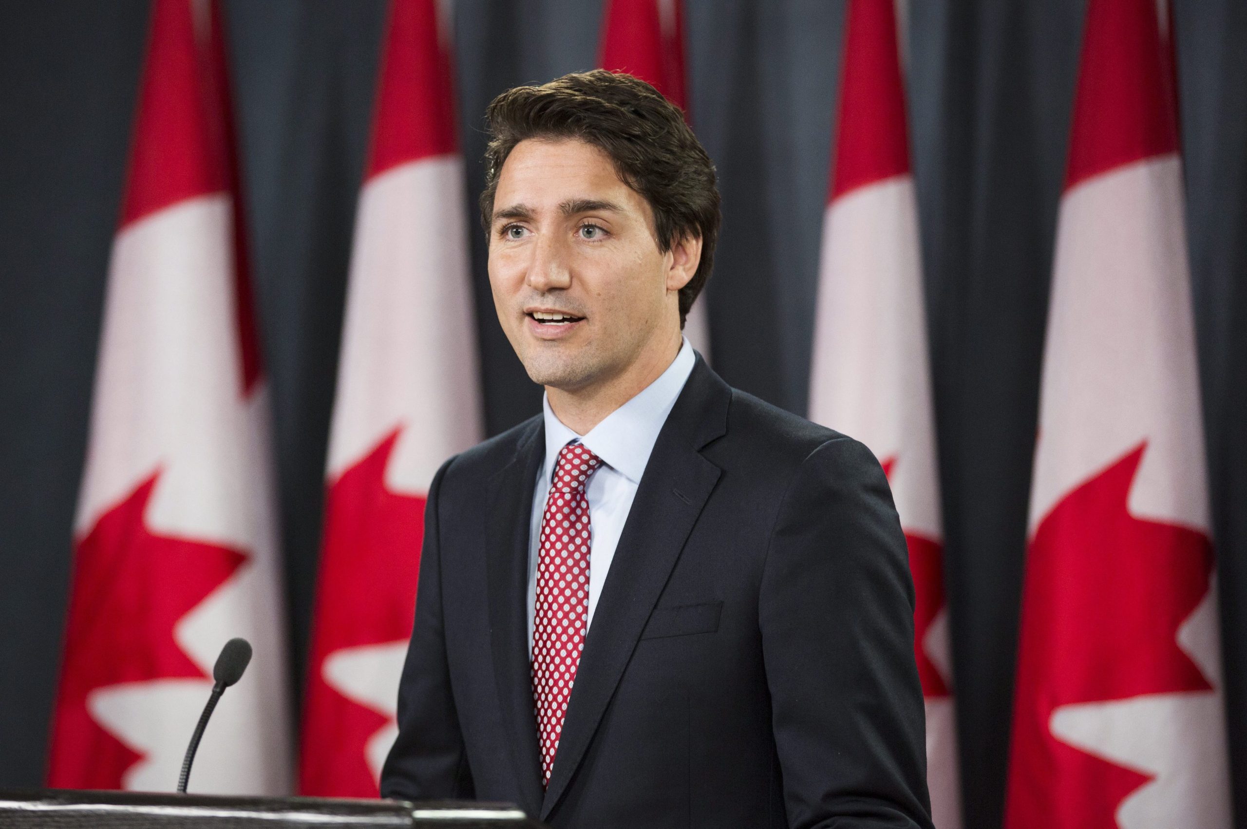 Primeiro-ministro canadiano lembra com emoção campismo jovem na Praia da Adraga em Sintra