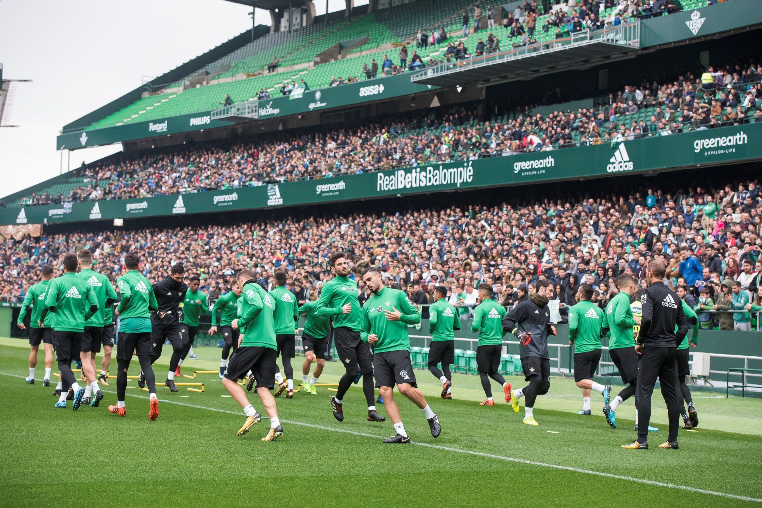 Detidos 24 adeptos de futebol em confrontos antes do dérbi de Sevilha