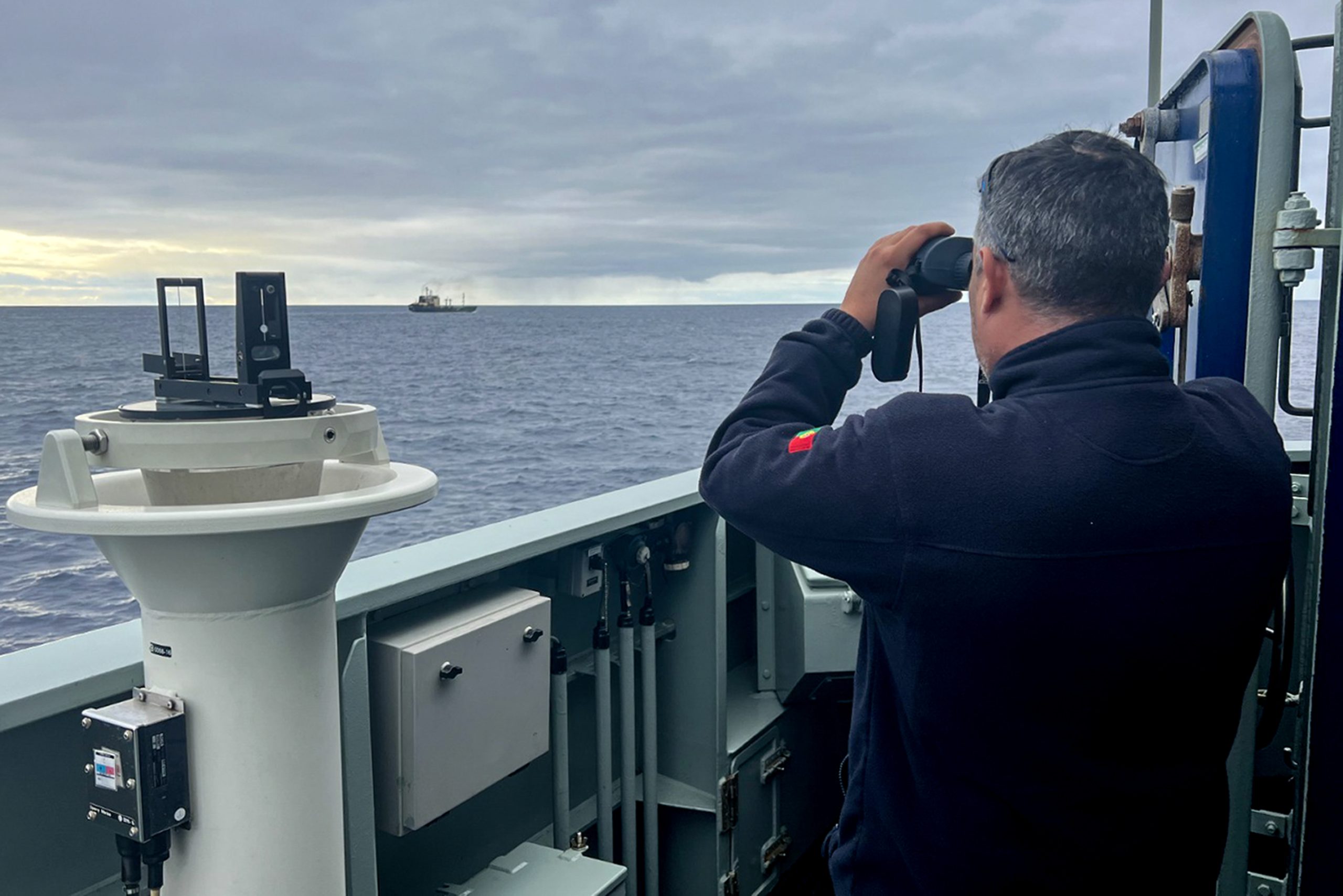 Marinha acompanhou passagem de navio reabastecedor russo por águas portuguesas