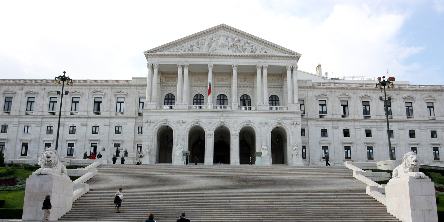 Presidente da Assembleia da República: Candidaturas apresentadas às 20h00 e votação às 21h00