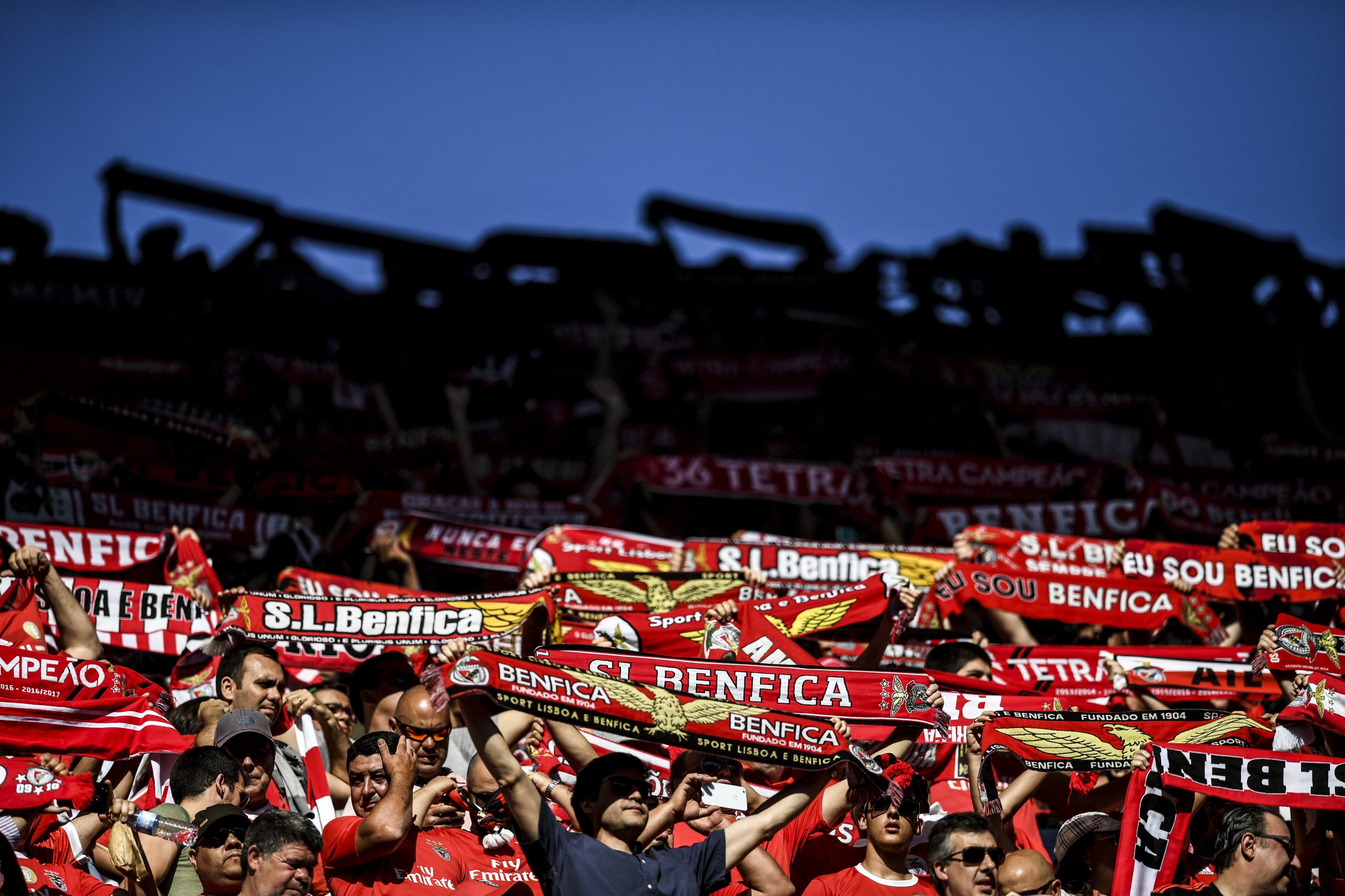 Liga de clubes recusa acusações do Benfica e defende-se com plano de retoma