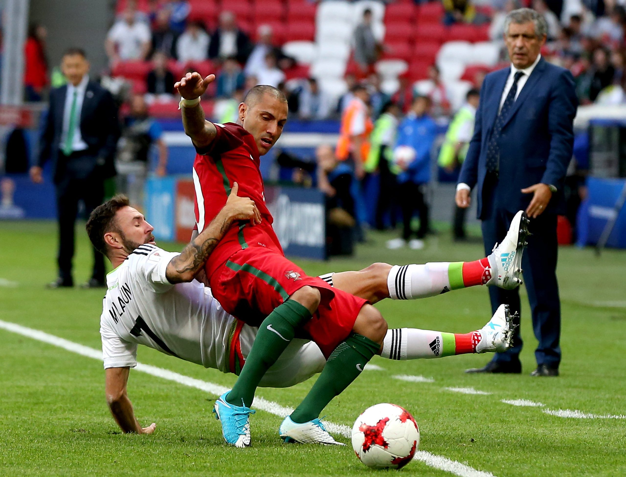 Portugal empata com México na estreia na Taça das Confederações